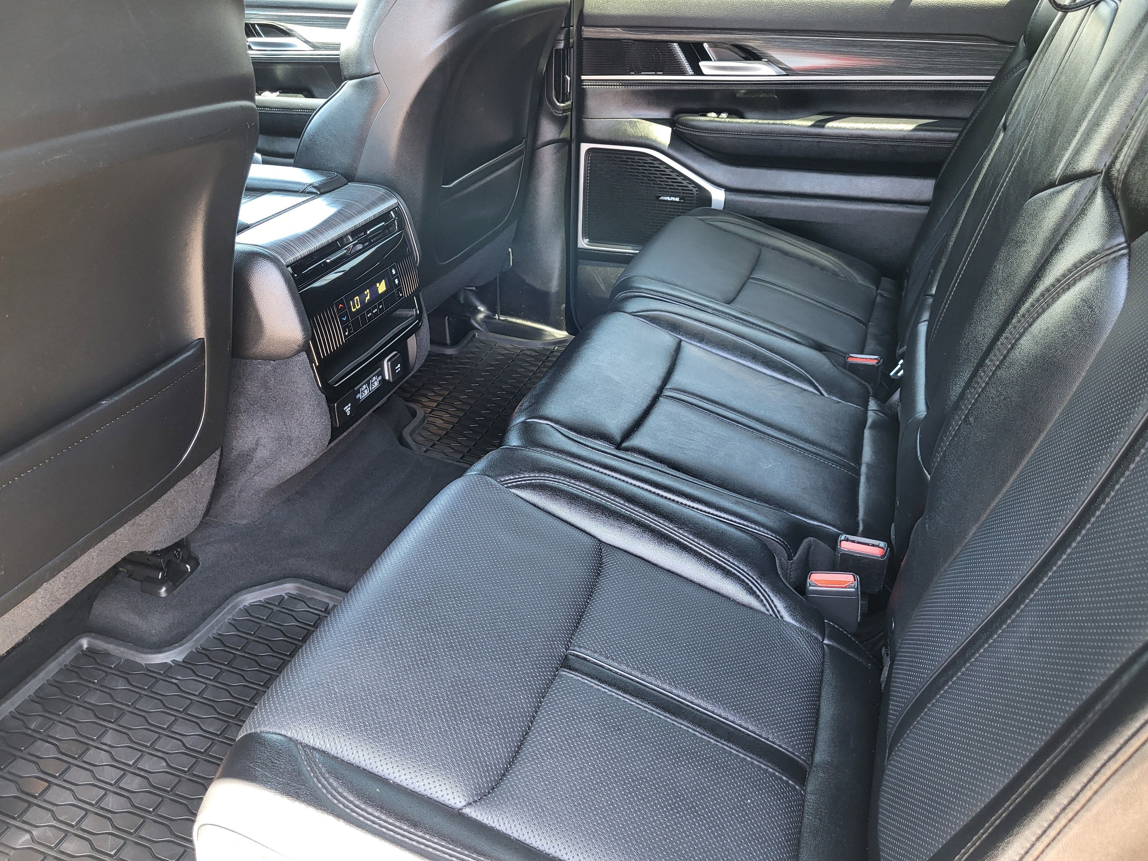 2024 Jeep Wagoneer L Series III