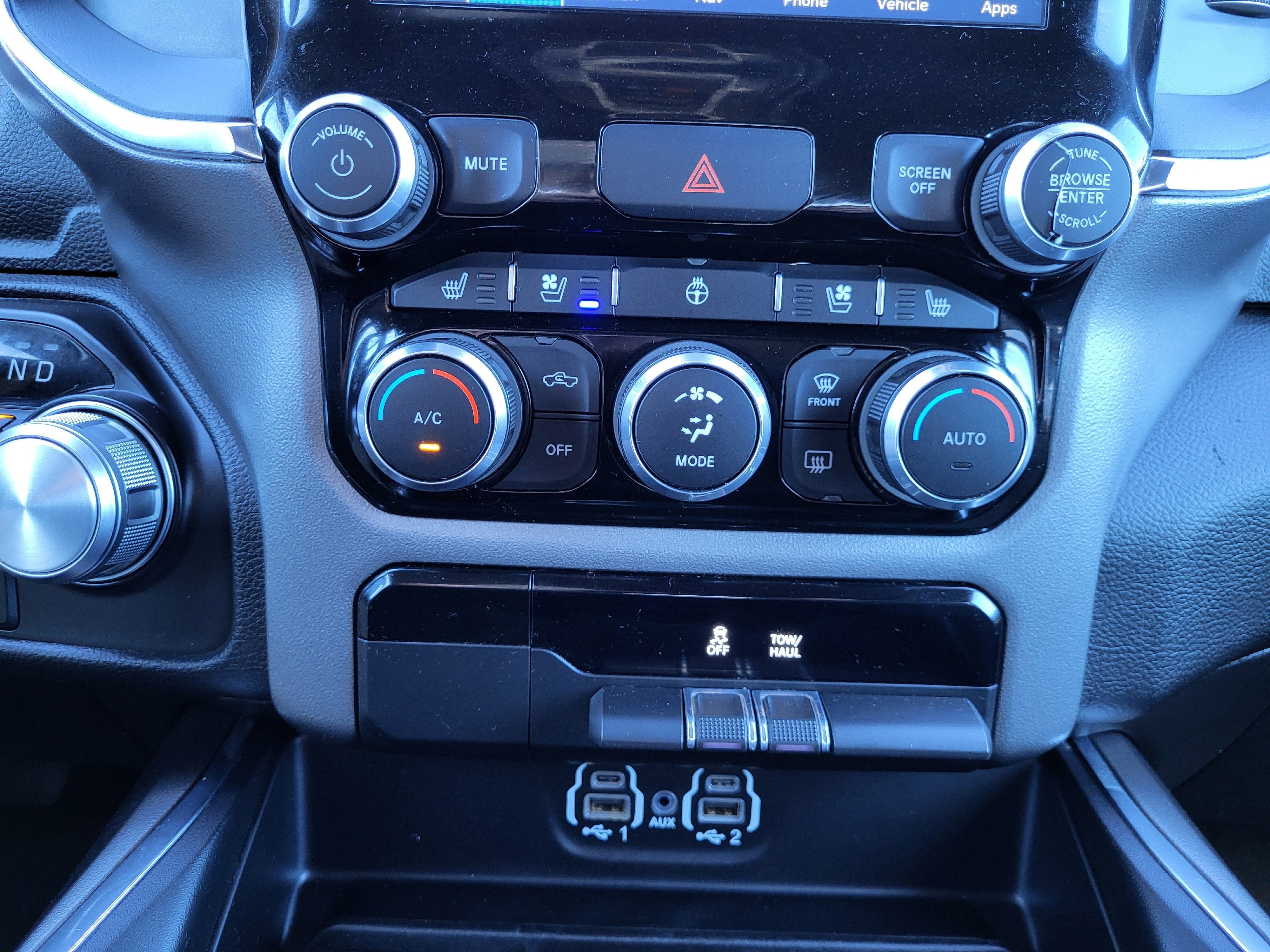 2024 RAM Ram 1500 Pickup Laramie - Photo 16