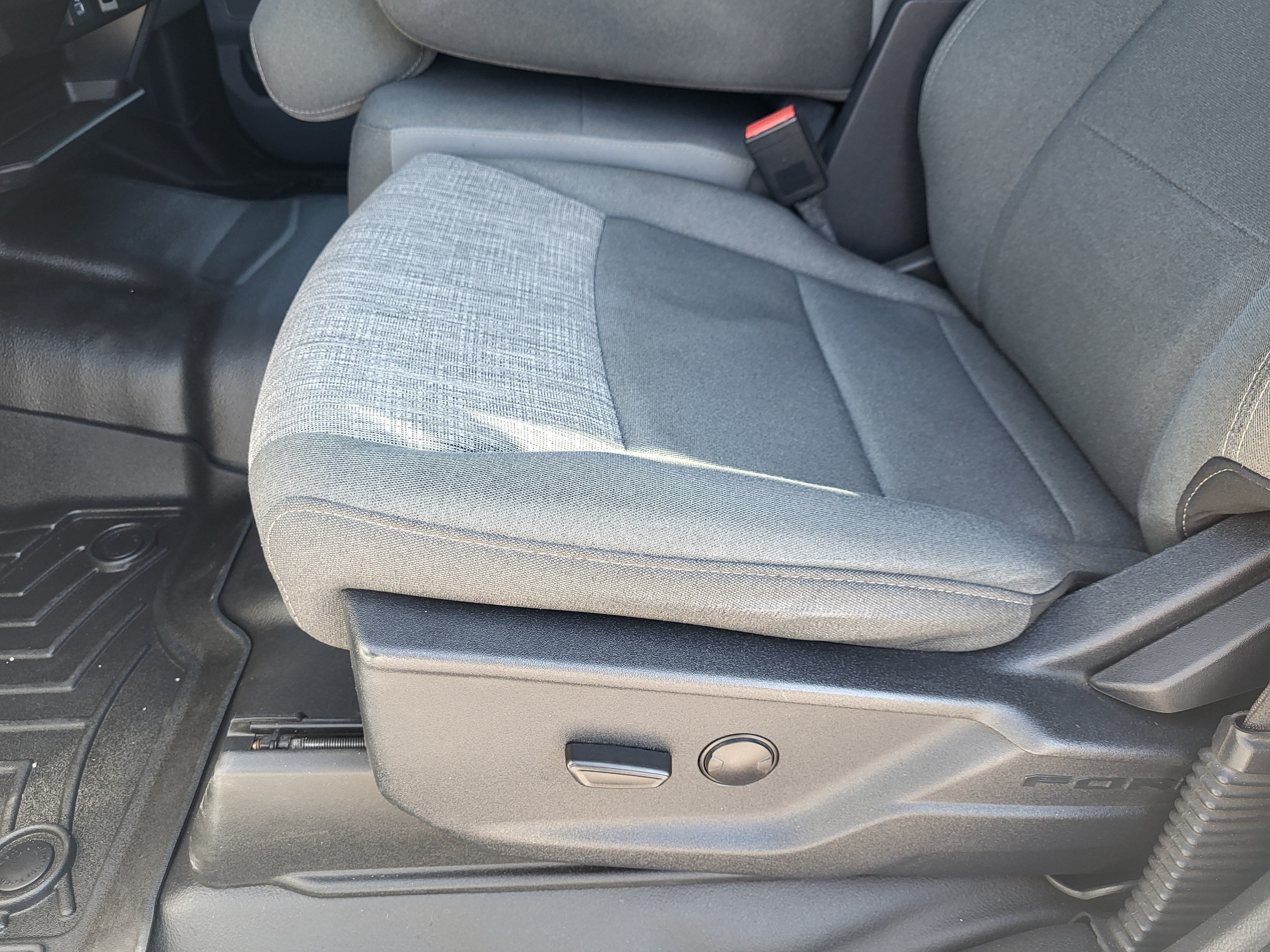 2022 Ford F-150 Base