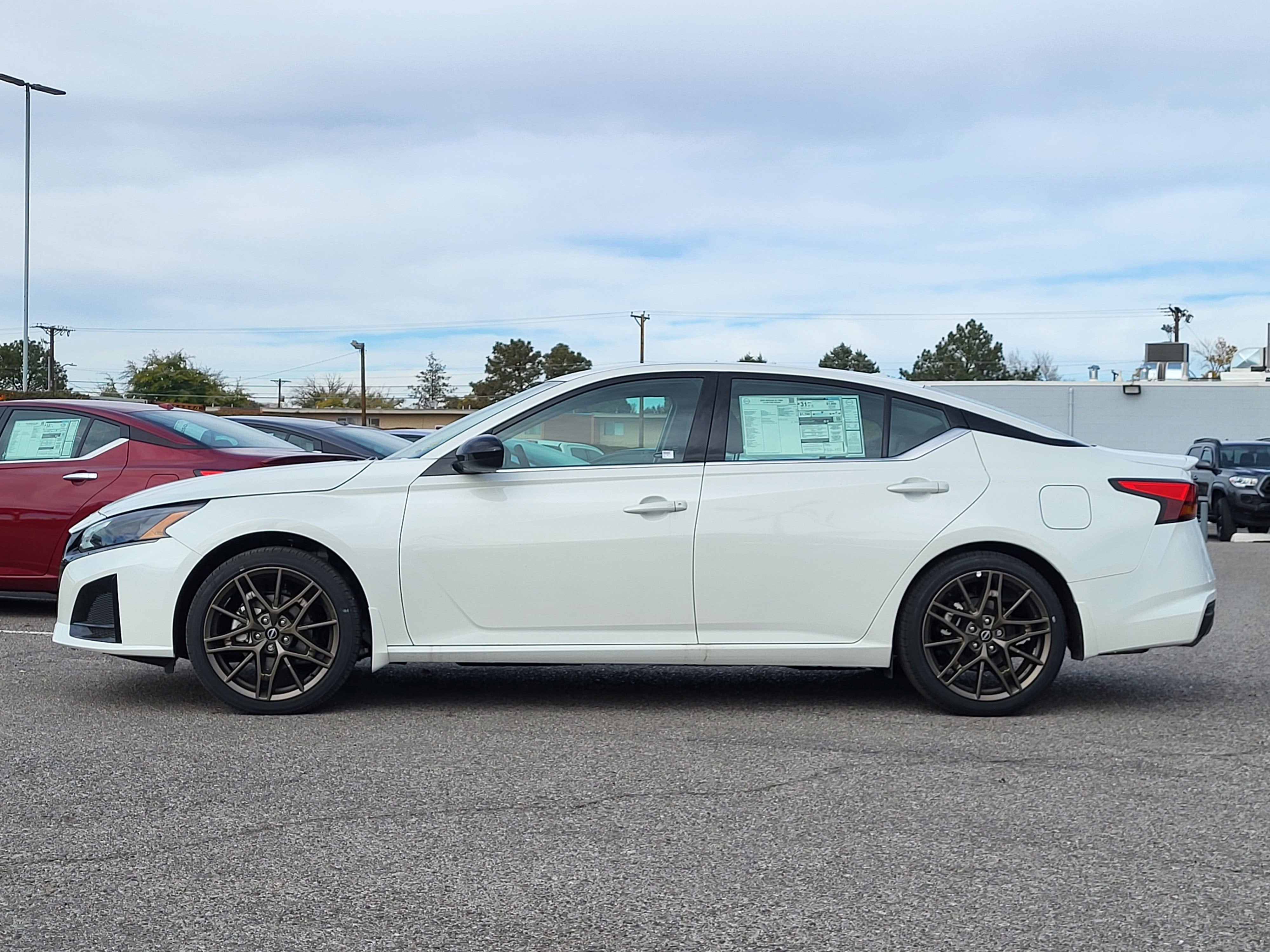 2025 Nissan Altima SR FWD