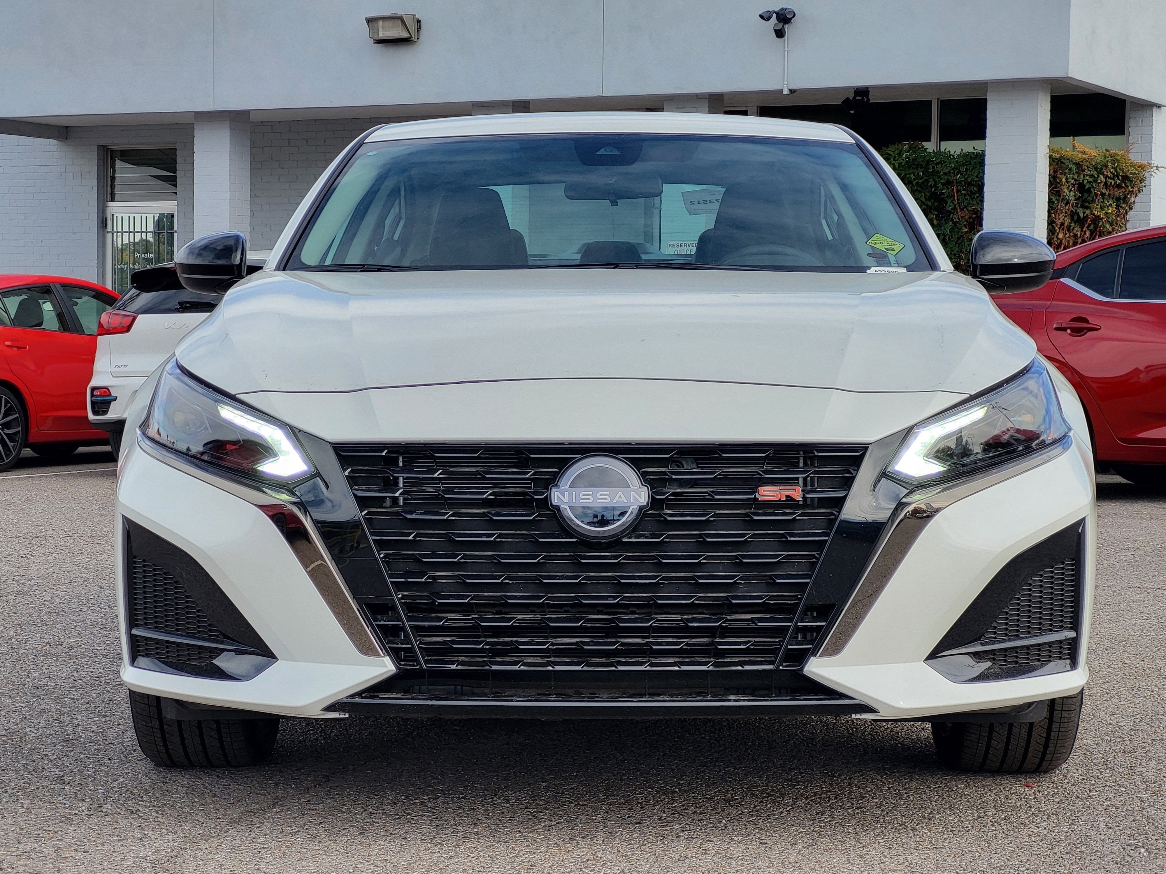 2025 Nissan Altima SR FWD