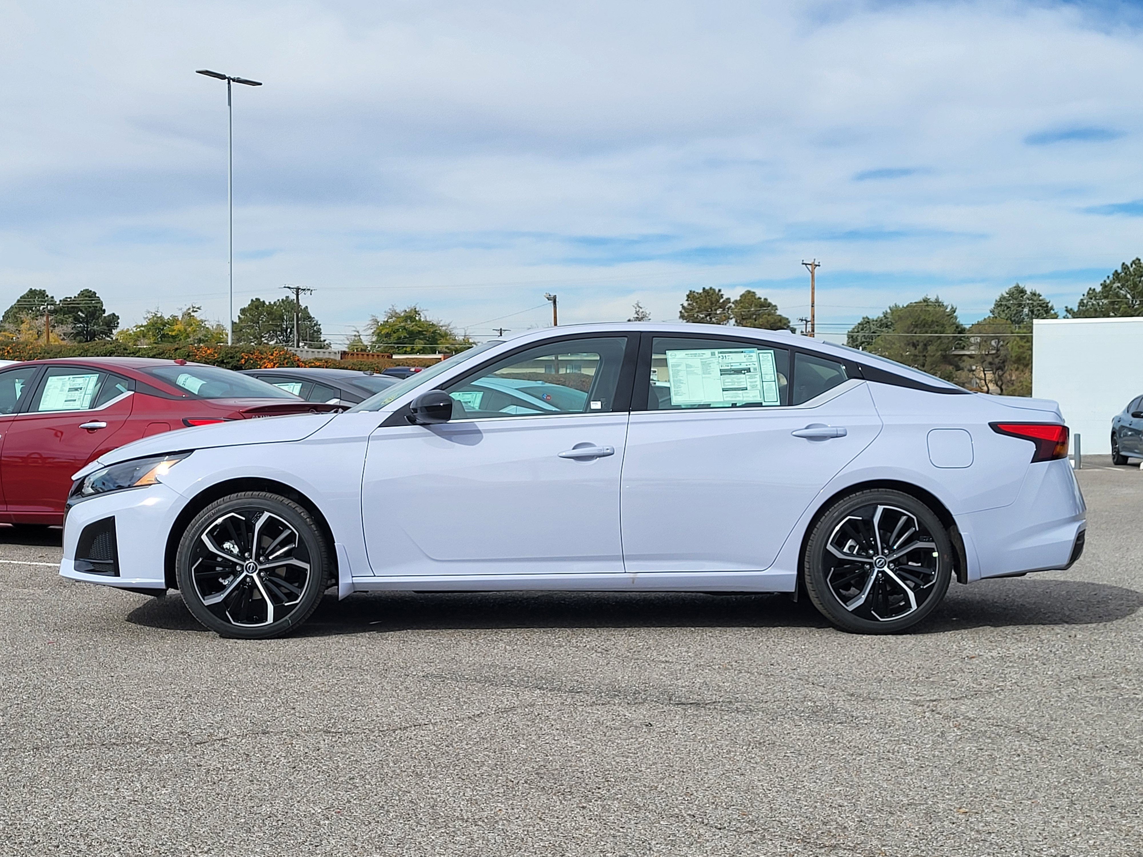 2025 Nissan Altima SR FWD