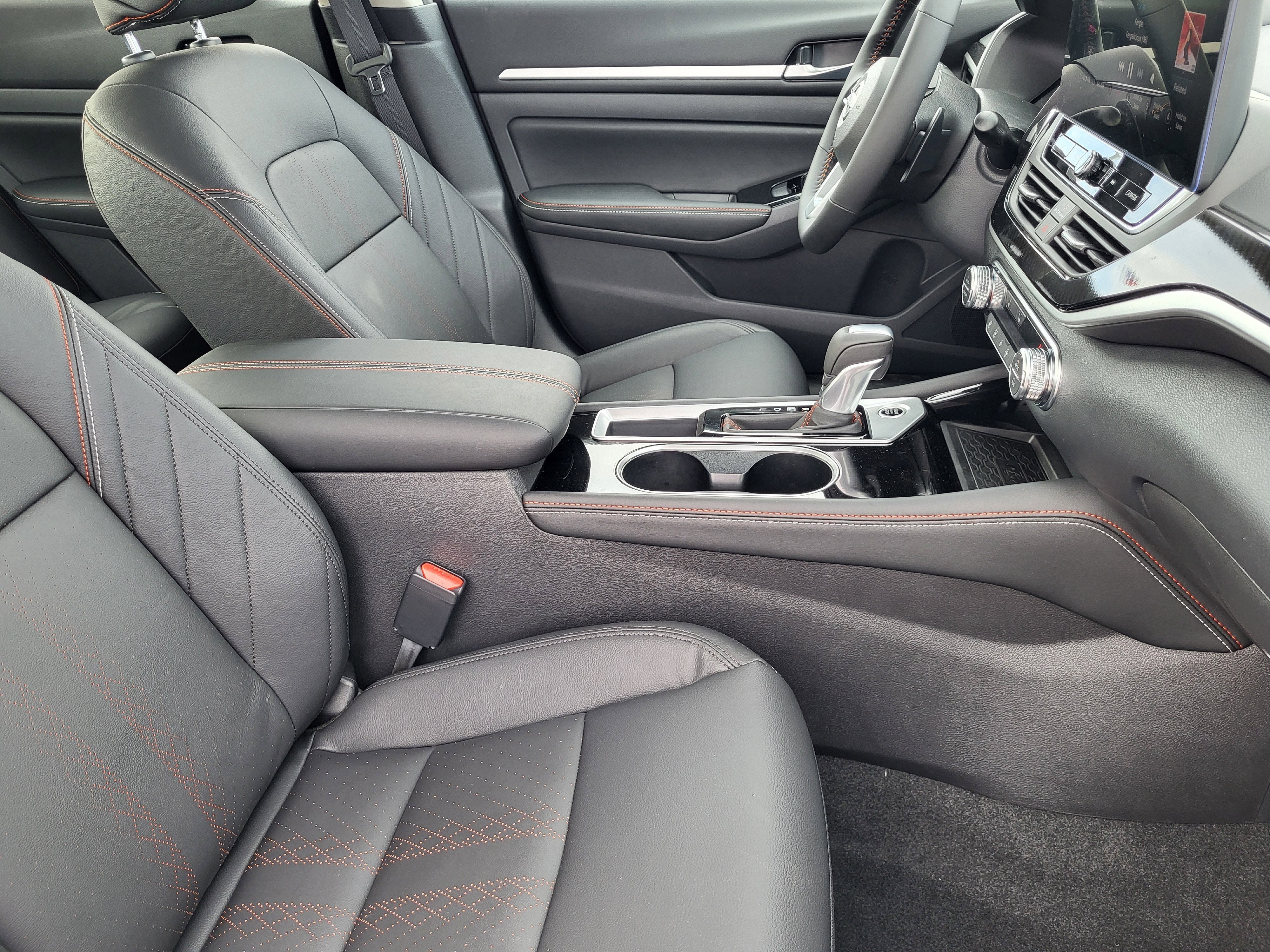 2025 Nissan Altima SR FWD