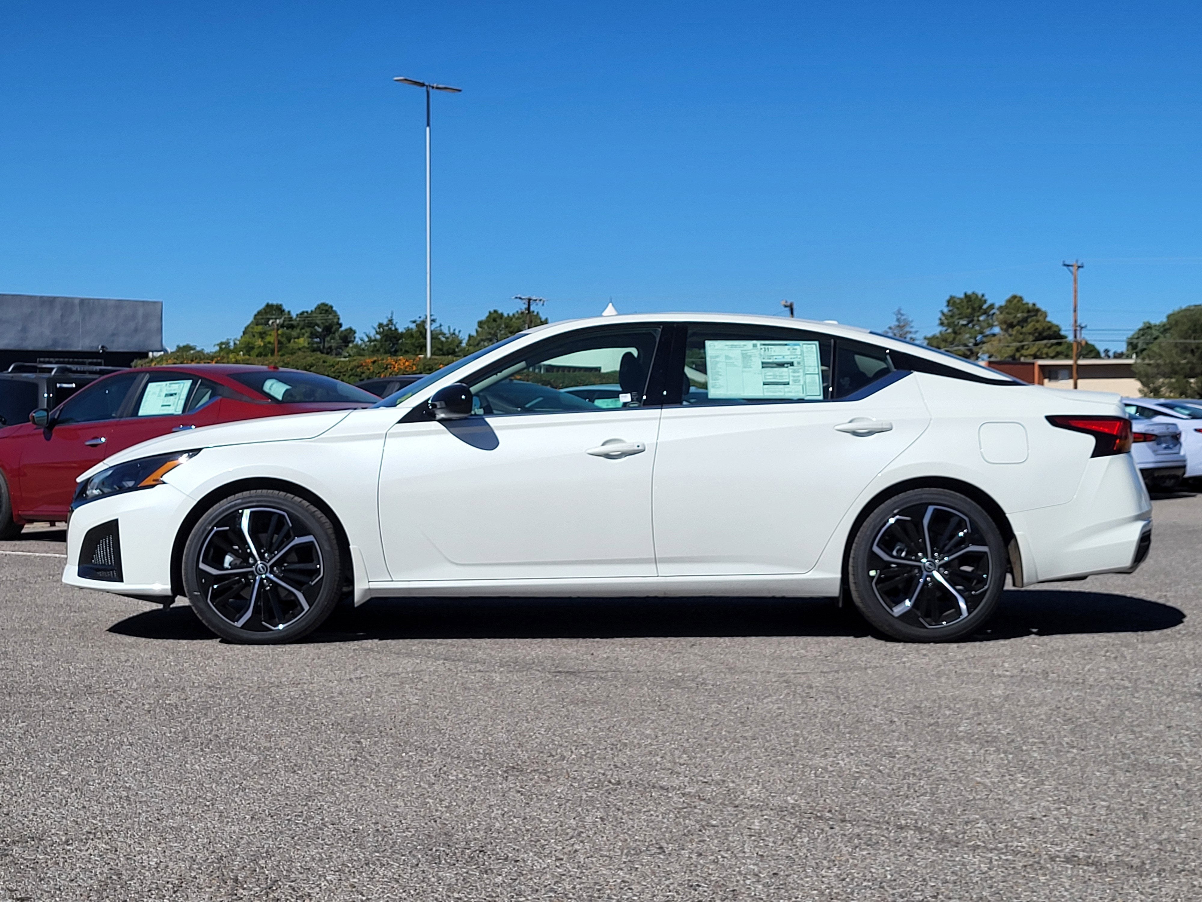 2025 Nissan Altima SR FWD