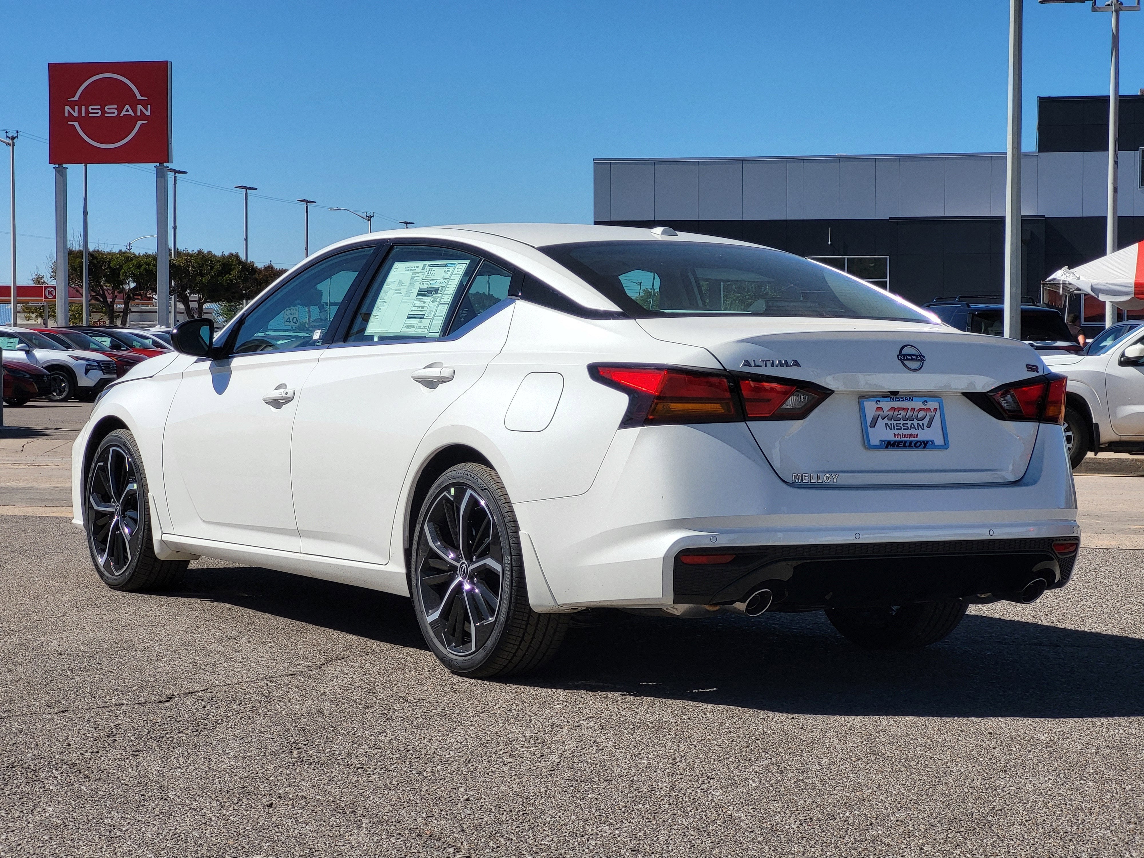 2025 Nissan Altima SR FWD