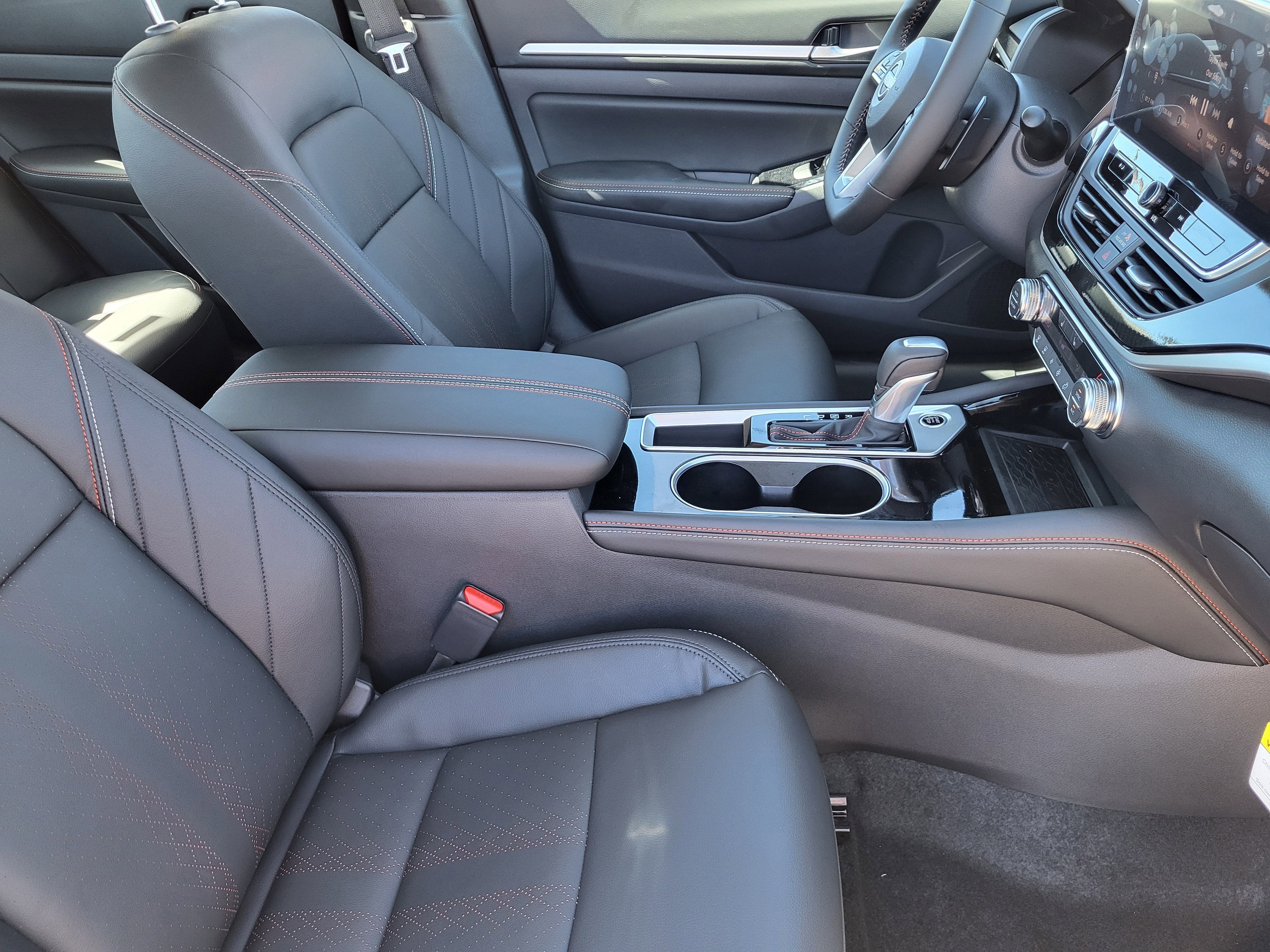 2025 Nissan Altima SR FWD