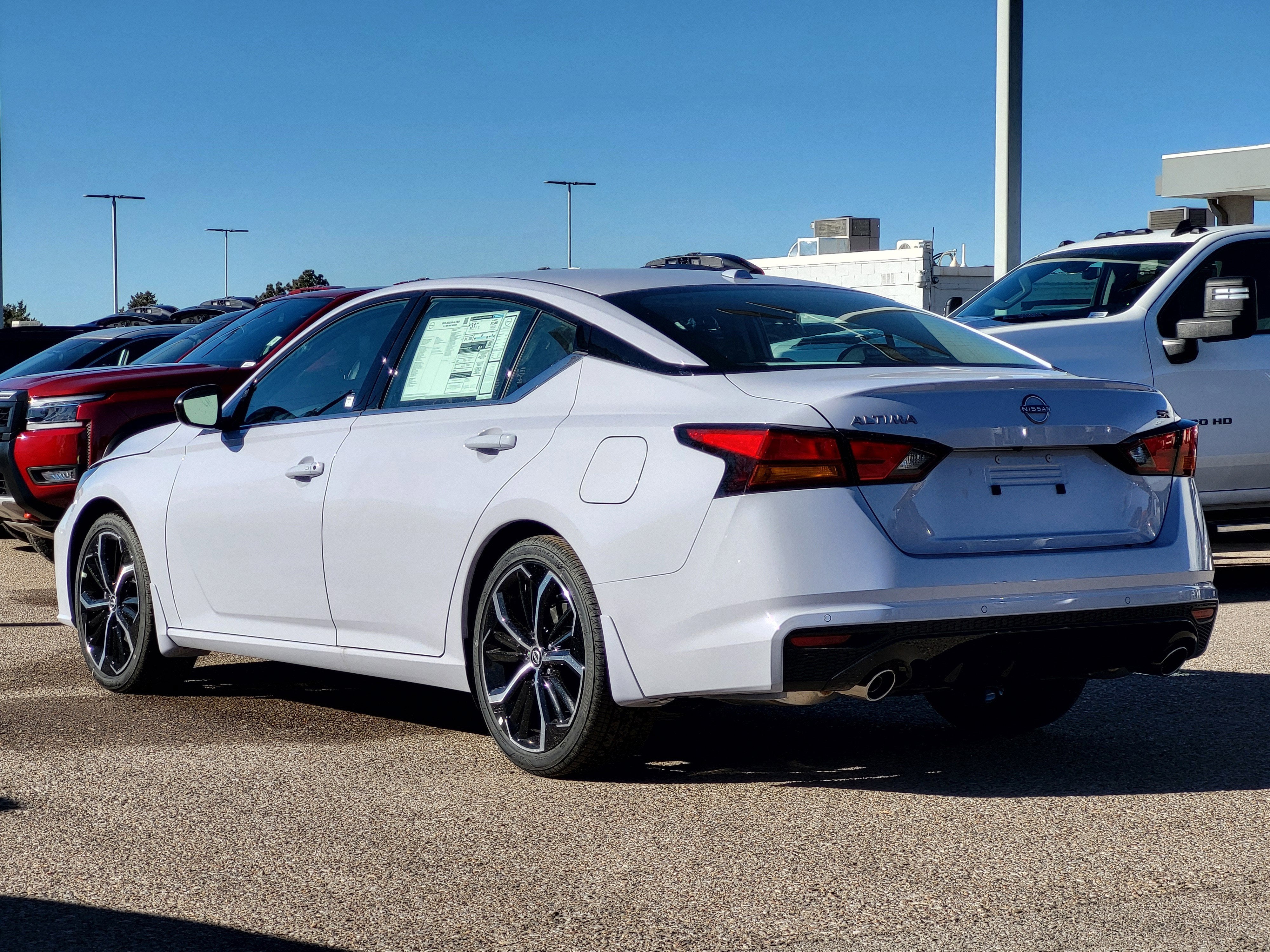 2025 Nissan Altima SR FWD