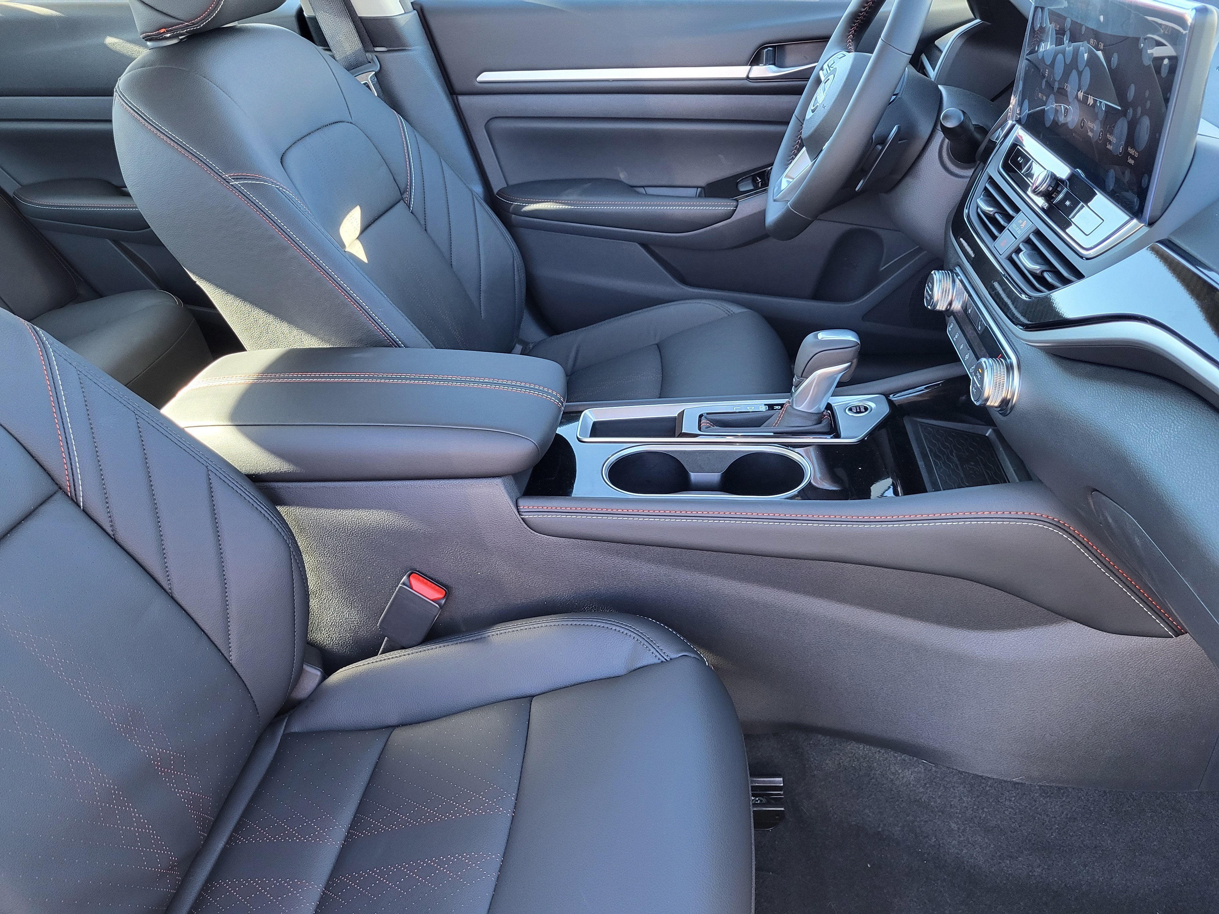 2025 Nissan Altima SR FWD