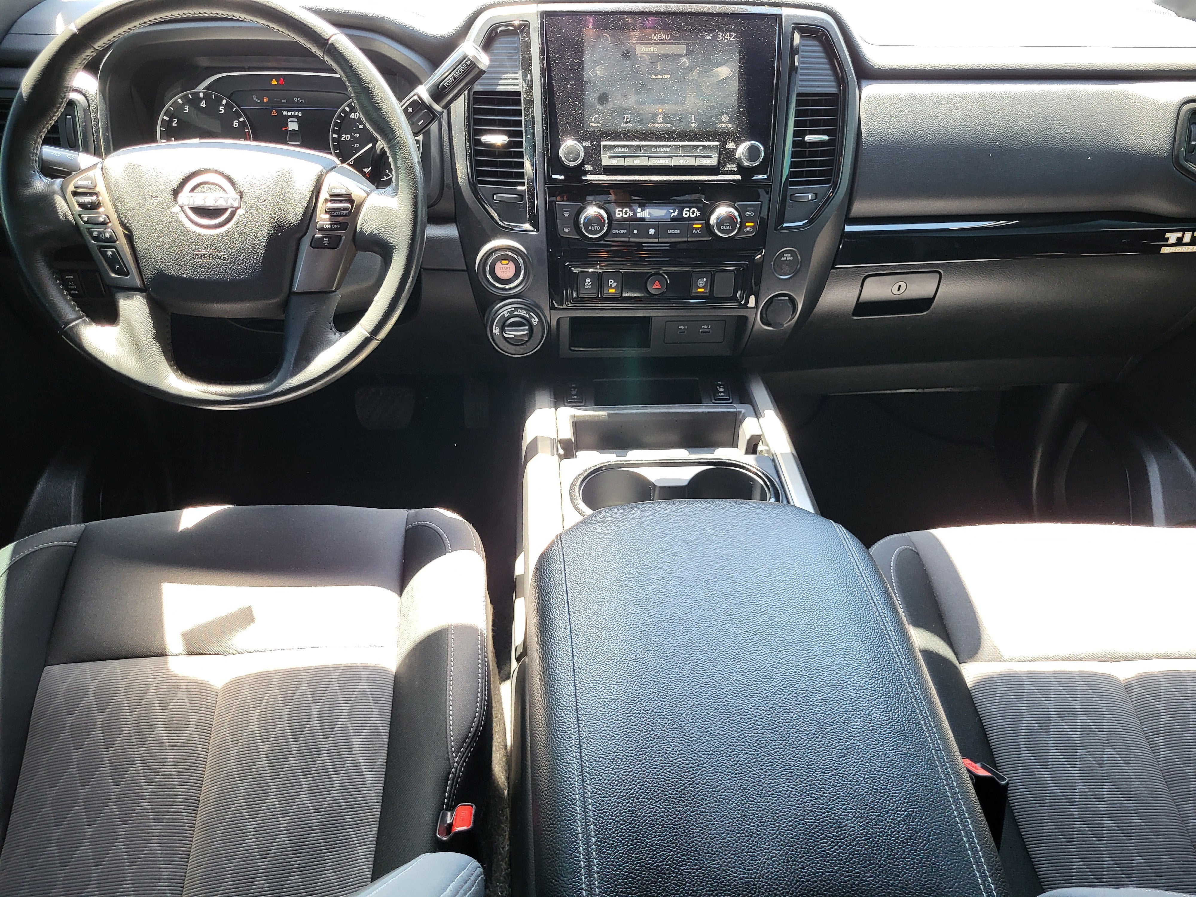 2024 Nissan Titan SV