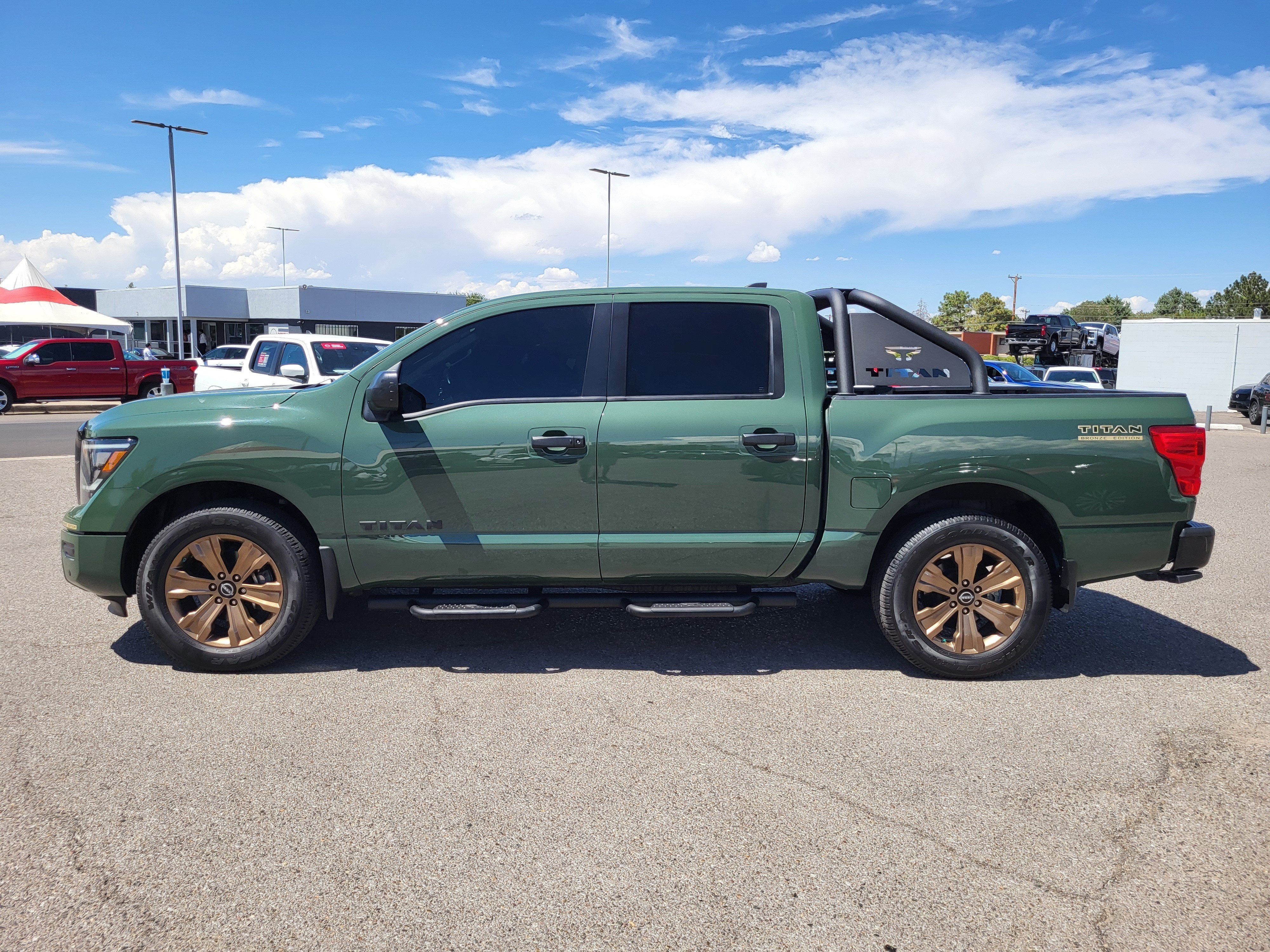 2024 Nissan Titan SV