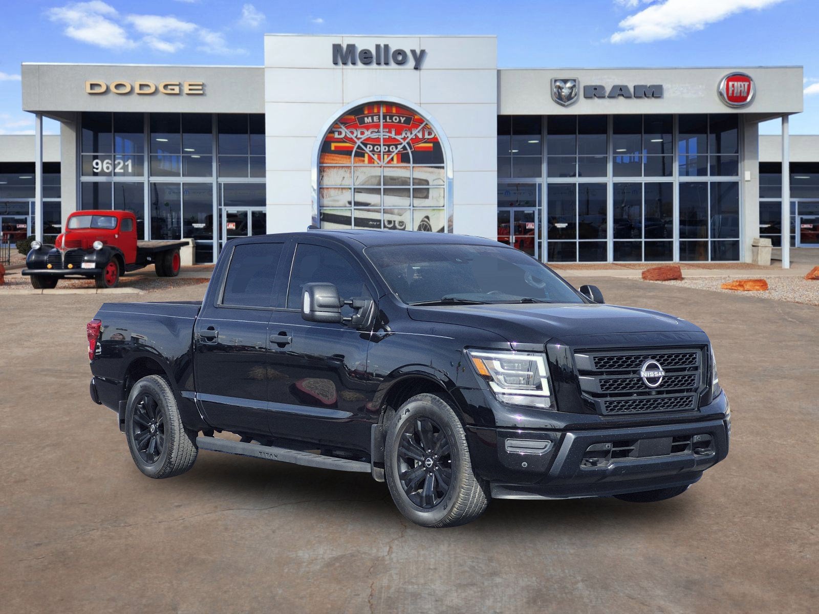 2024 Nissan Titan SV