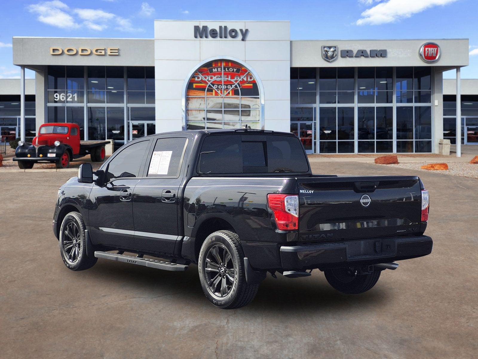 2024 Nissan Titan SV