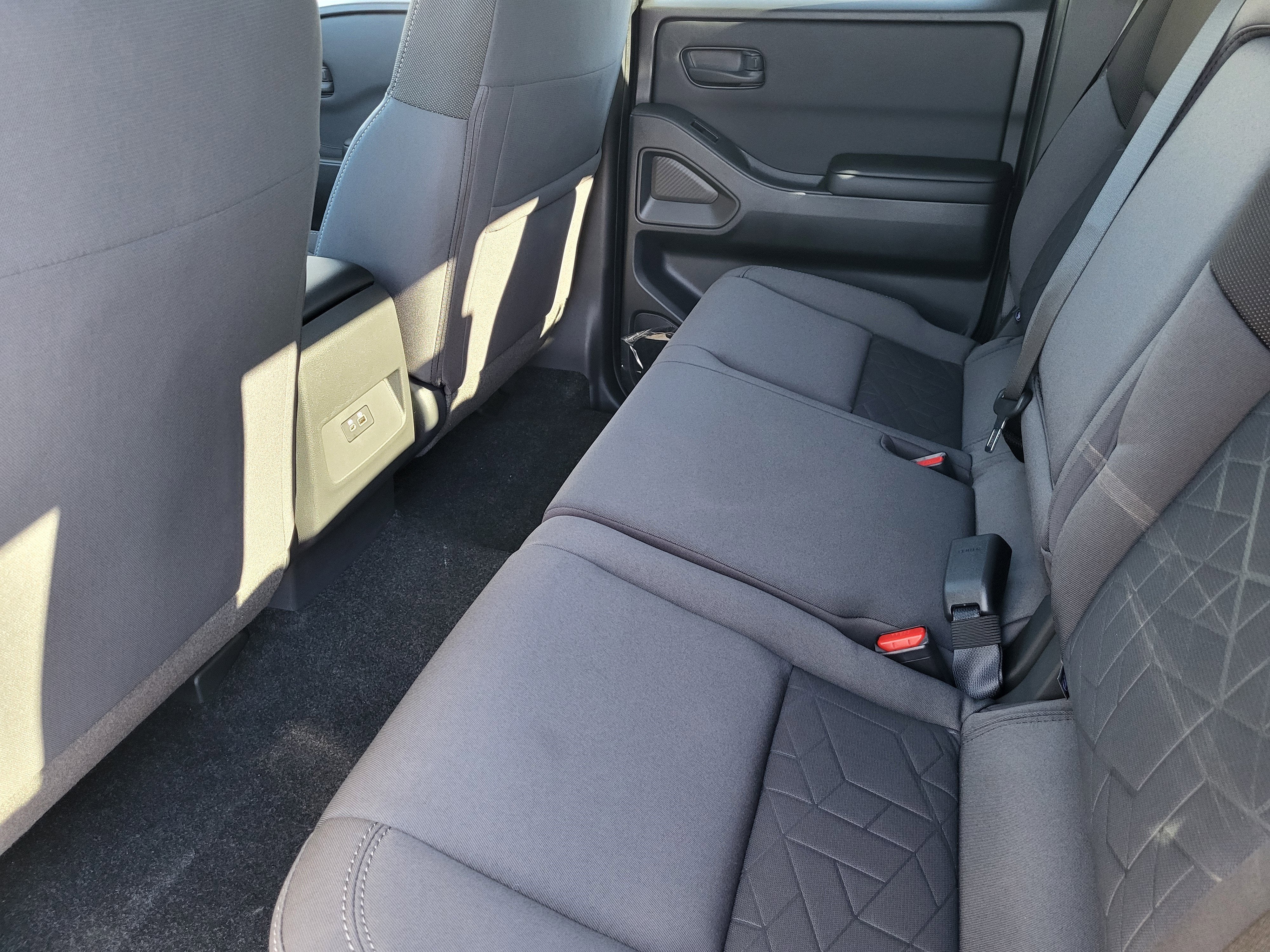 2026 Nissan Frontier Crew Cab 4x4 SV