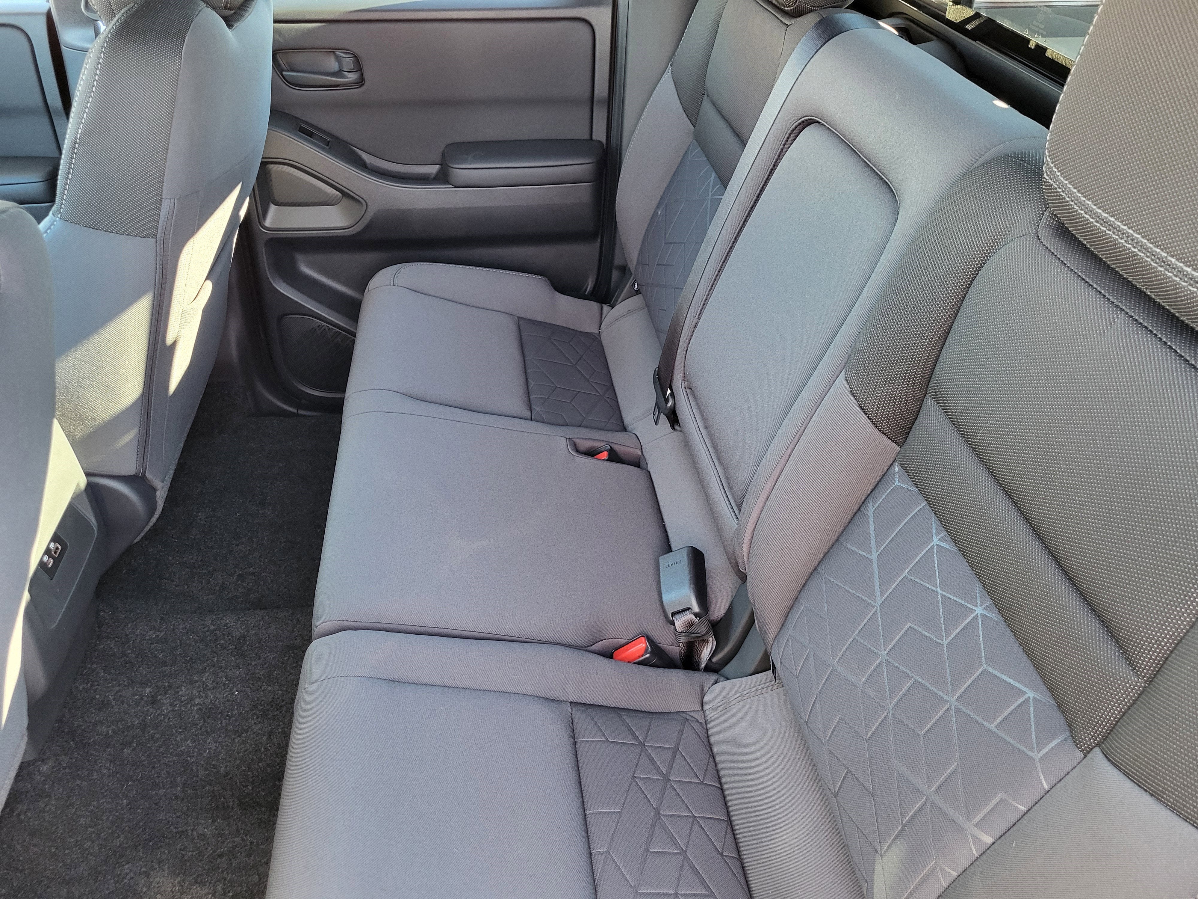 2026 Nissan Frontier Crew Cab 4x4 SV