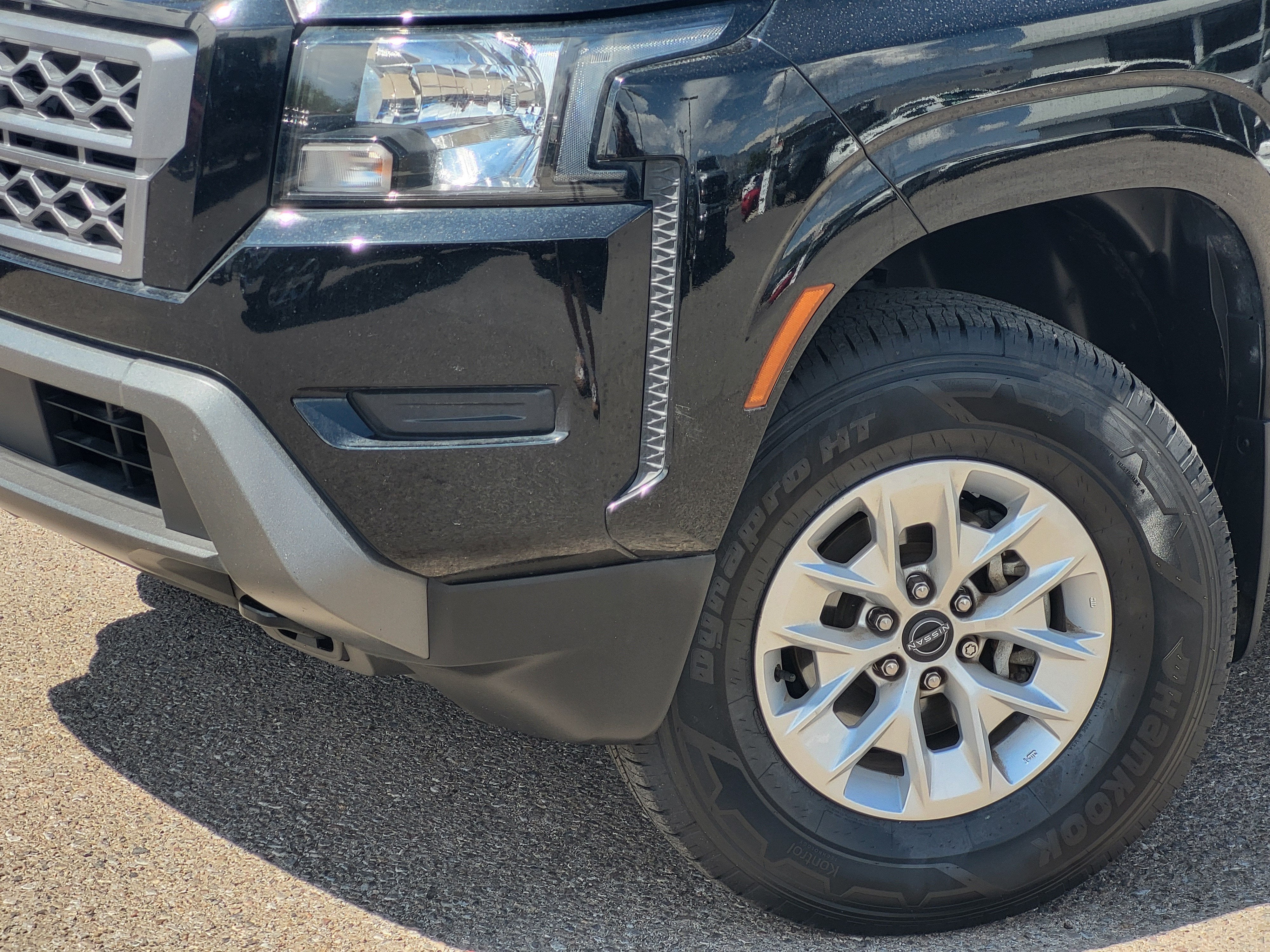 2024 Nissan Frontier SV
