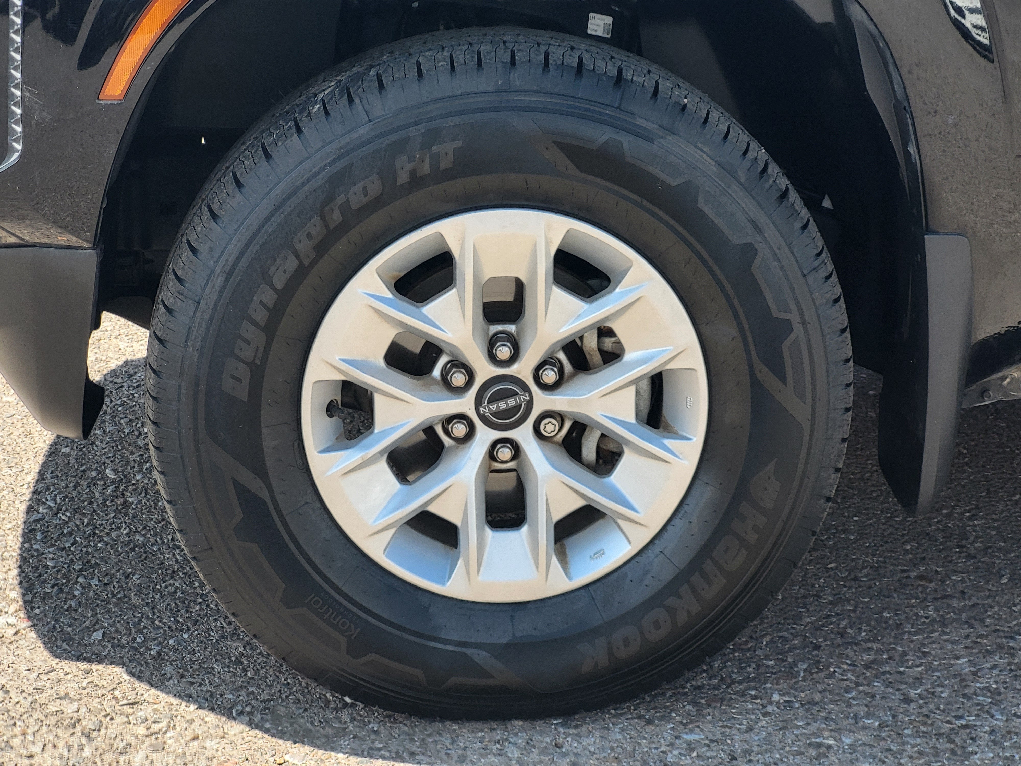 2024 Nissan Frontier SV