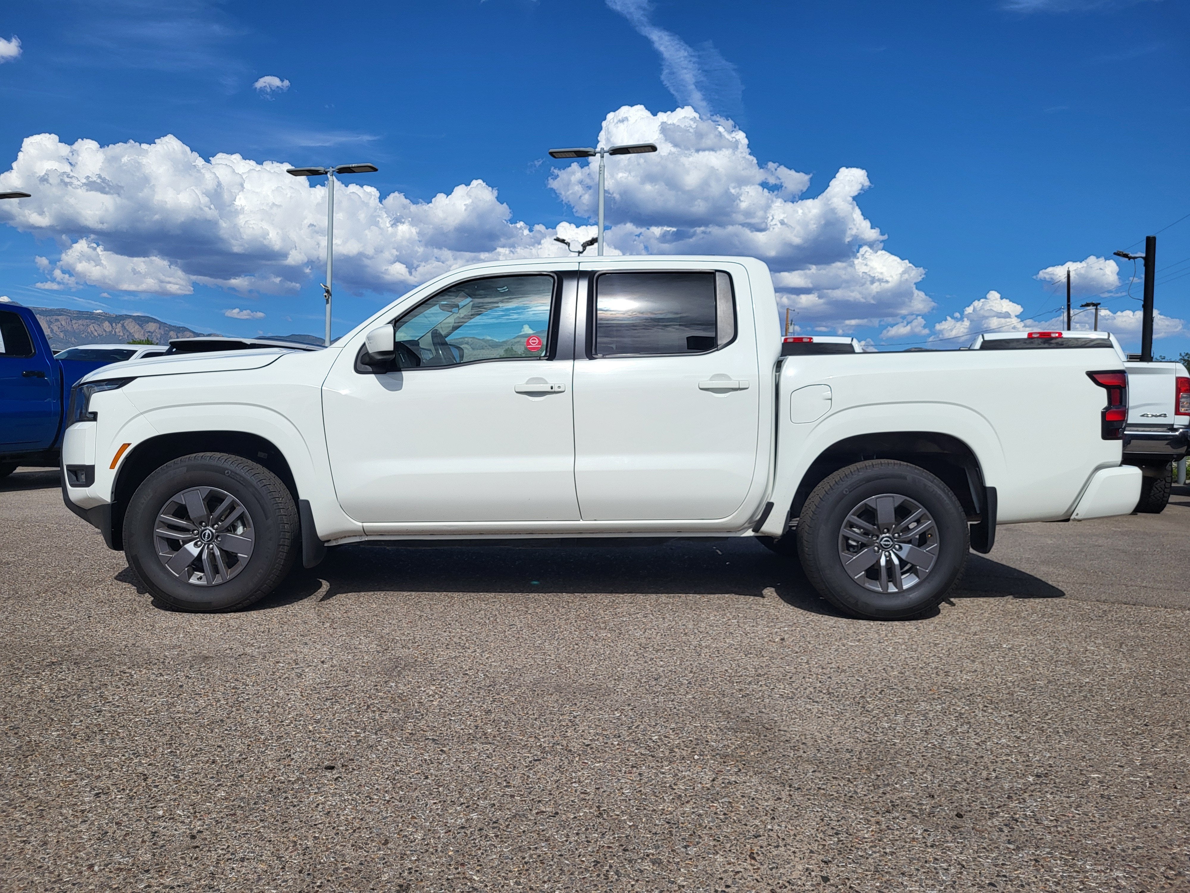 2025 Nissan Frontier SV