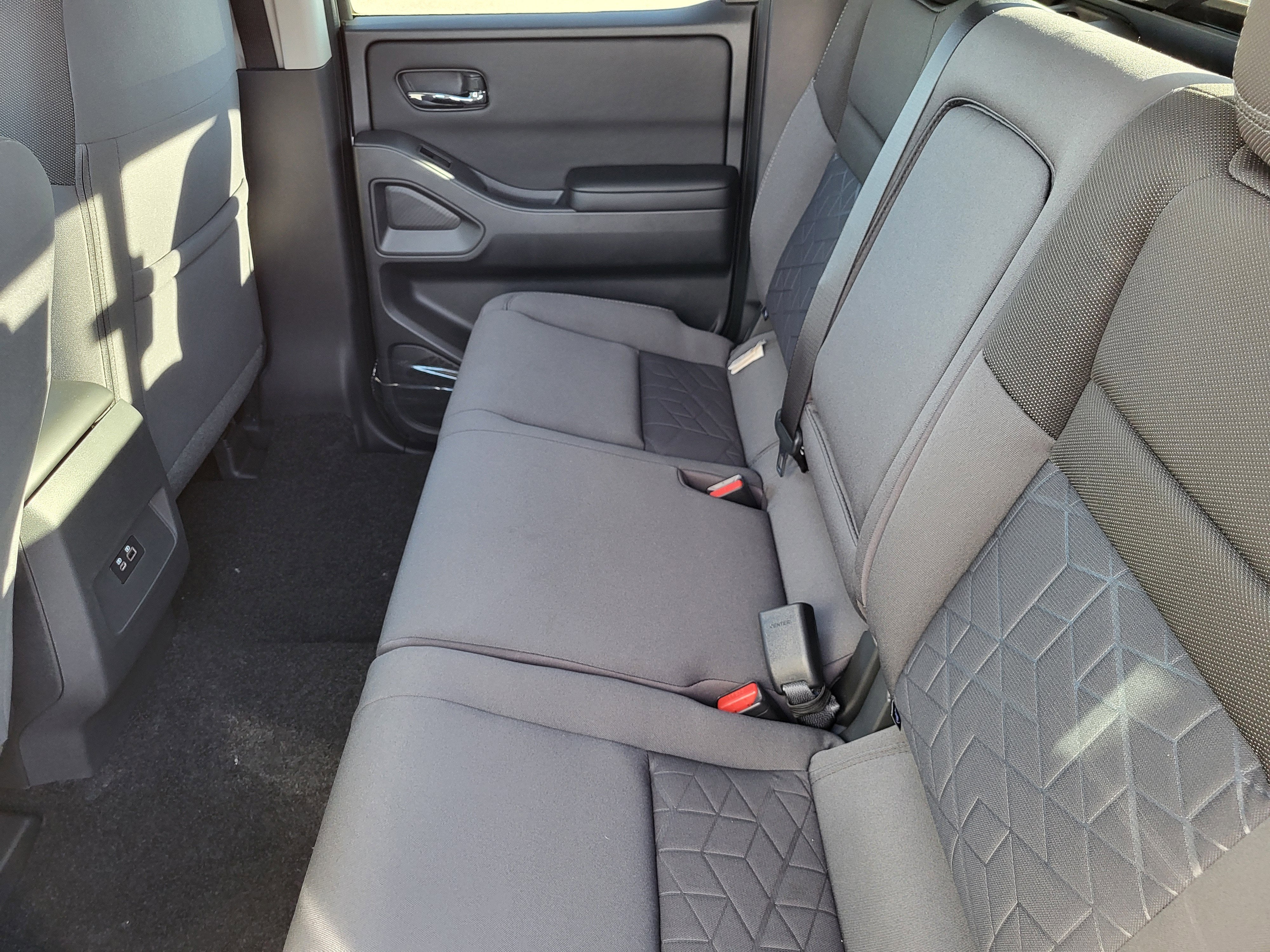 2026 Nissan Frontier Crew Cab 4x4 SV