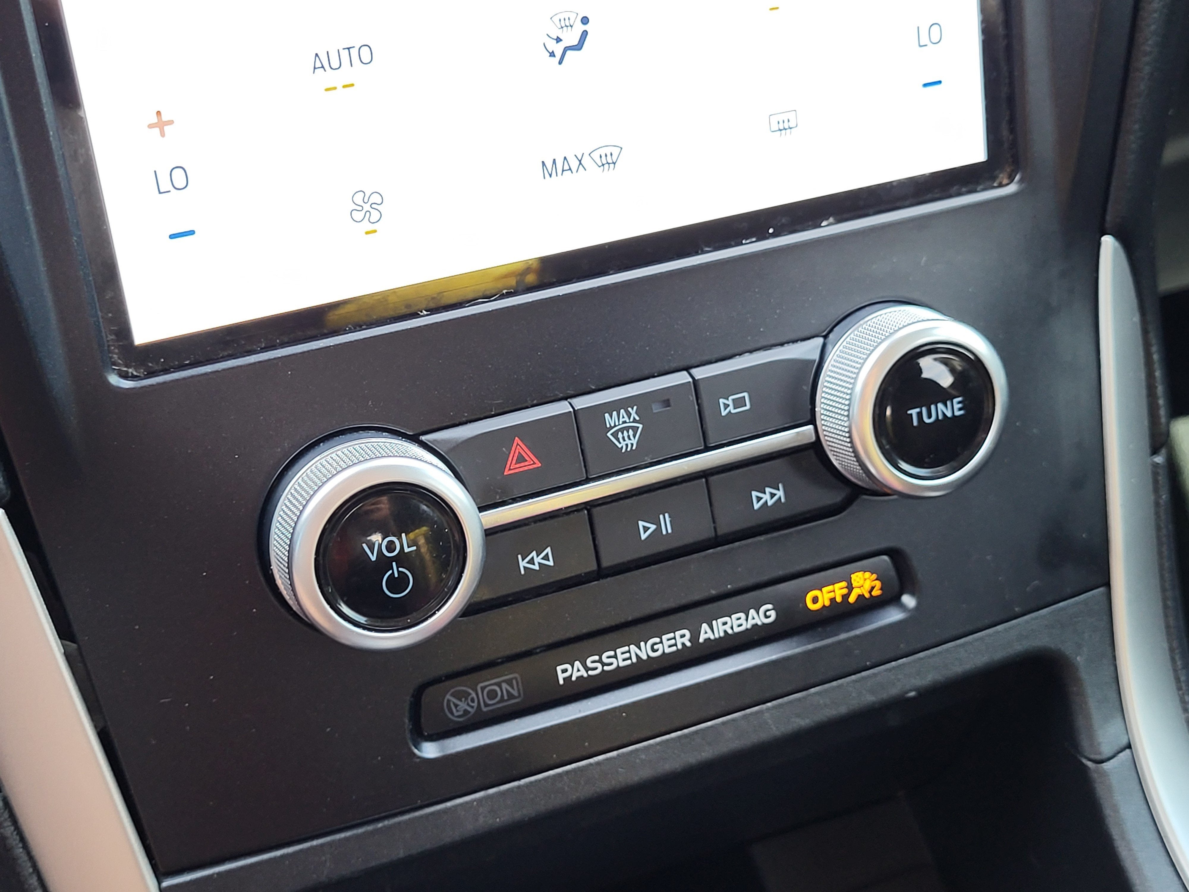 2024 Ford Edge SE