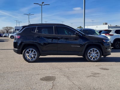 2023 Jeep Compass Latitude Lux