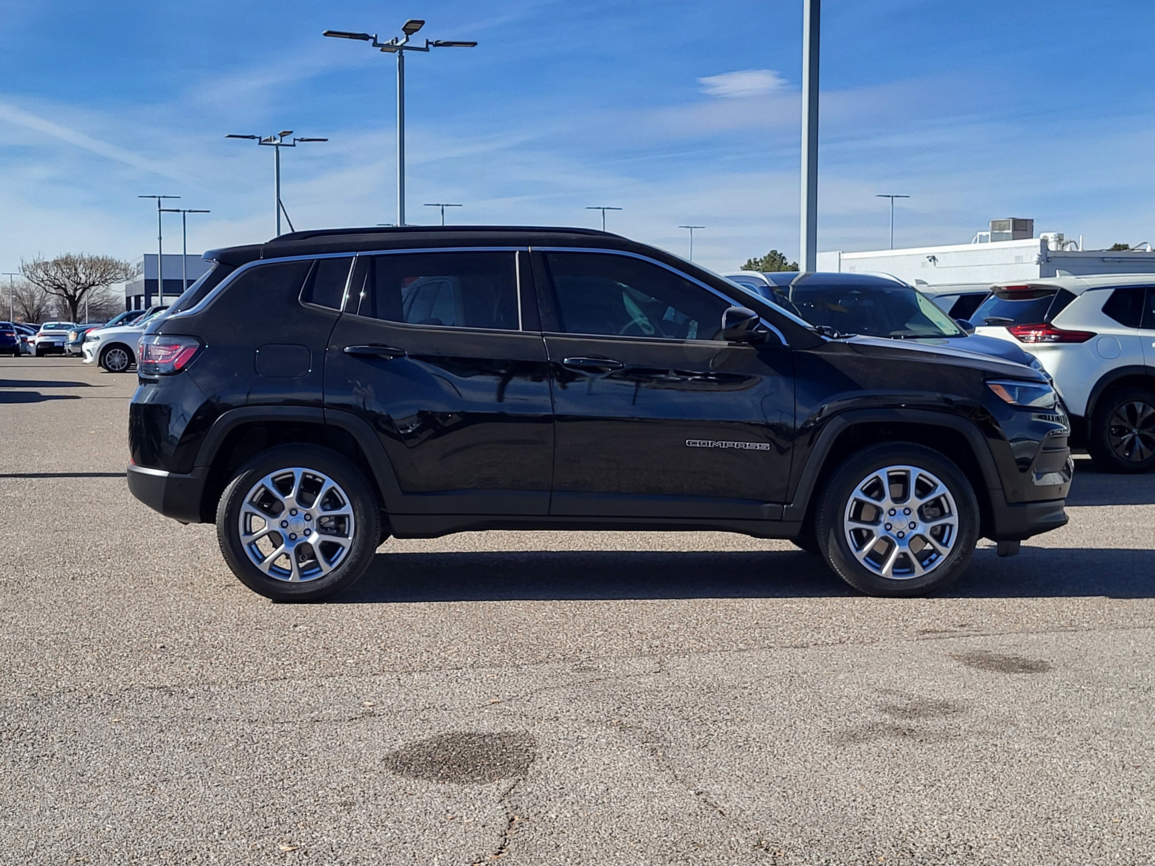 2023 Jeep Compass Latitude Lux