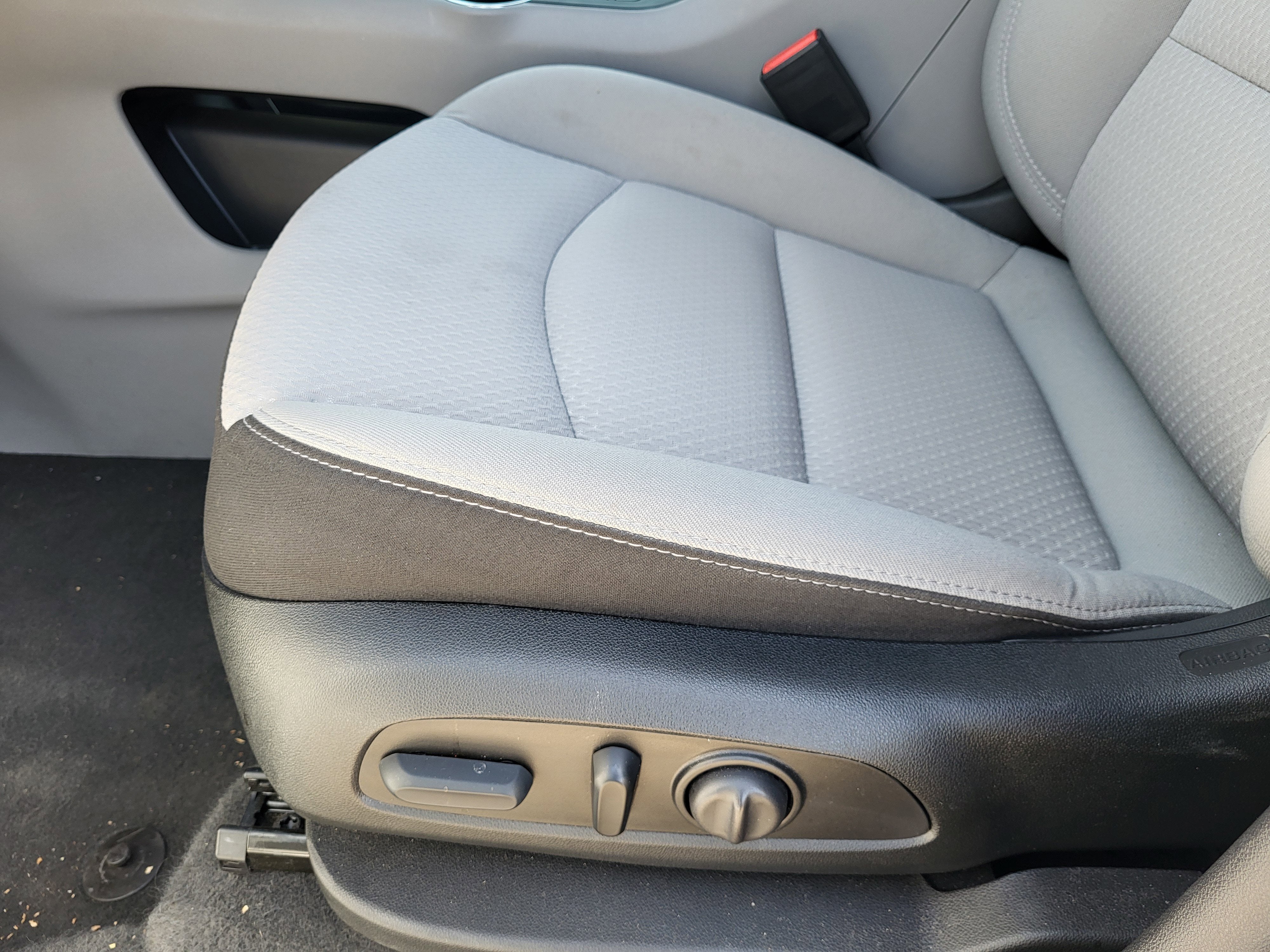 2023 GMC Terrain SLE - Photo 17