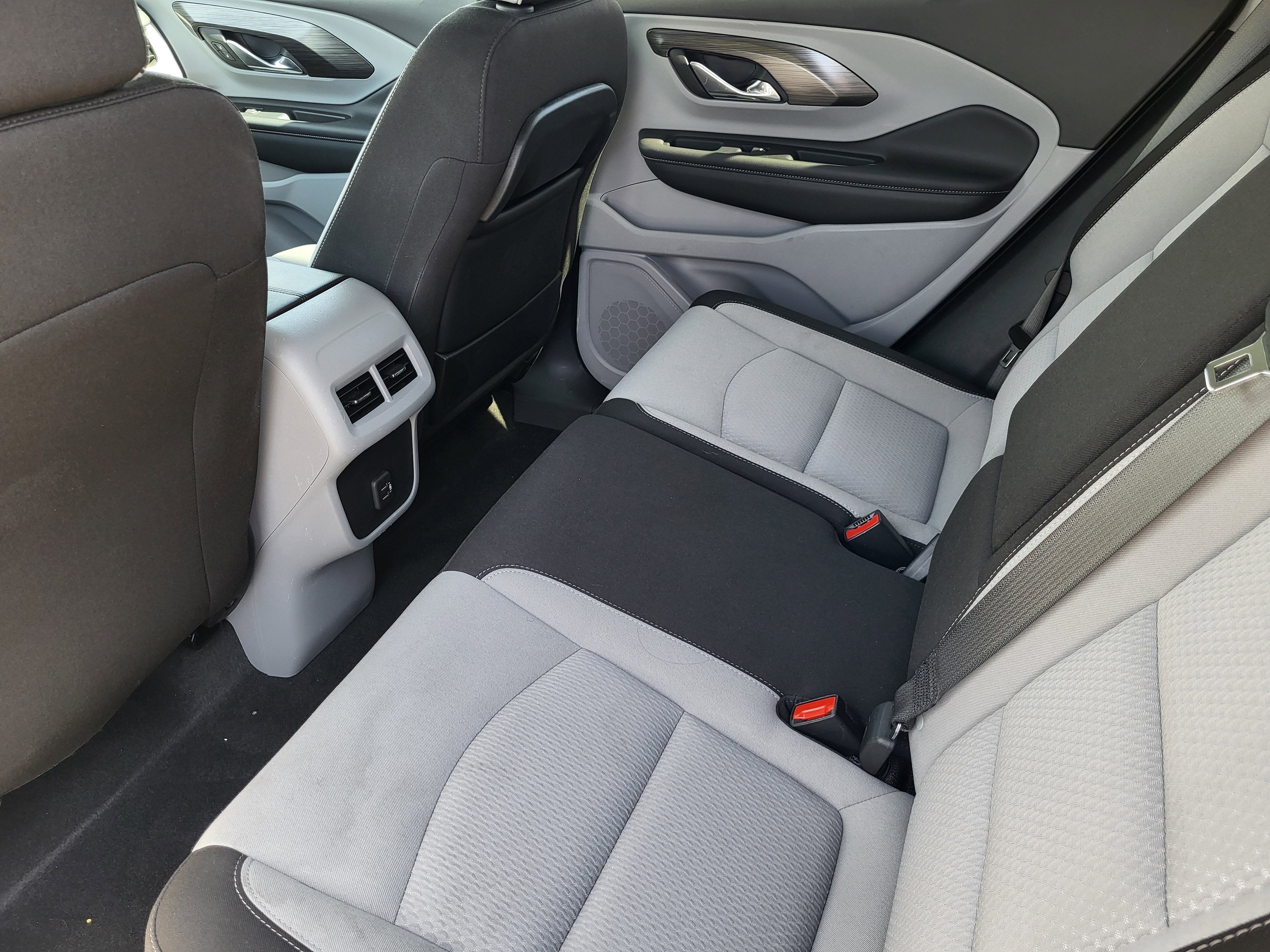 2023 GMC Terrain SLE - Photo 19