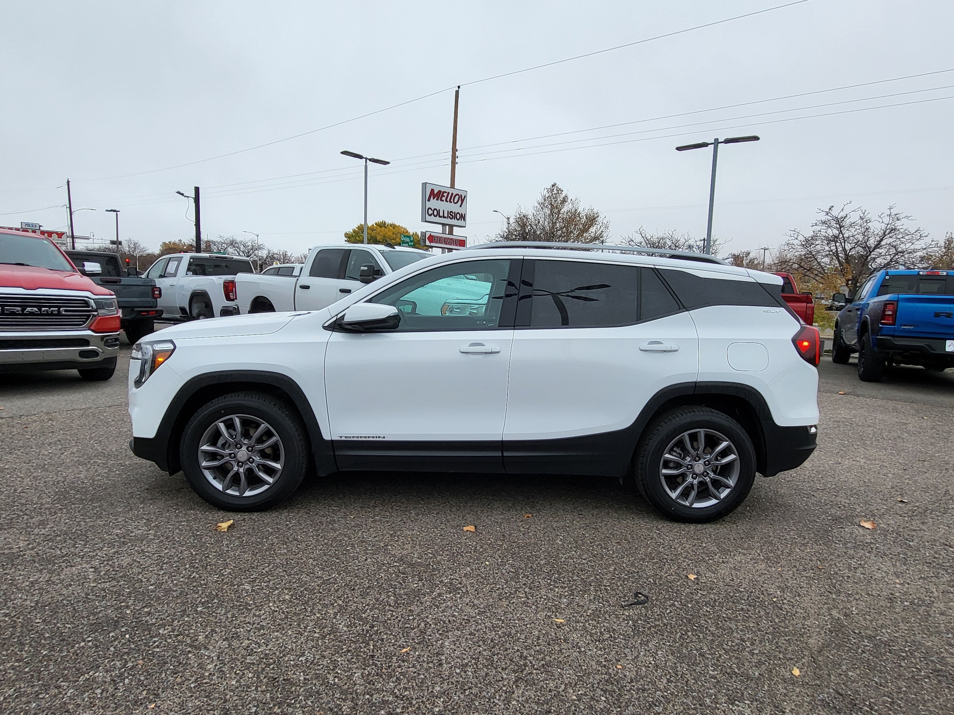 2024 GMC Terrain SLT