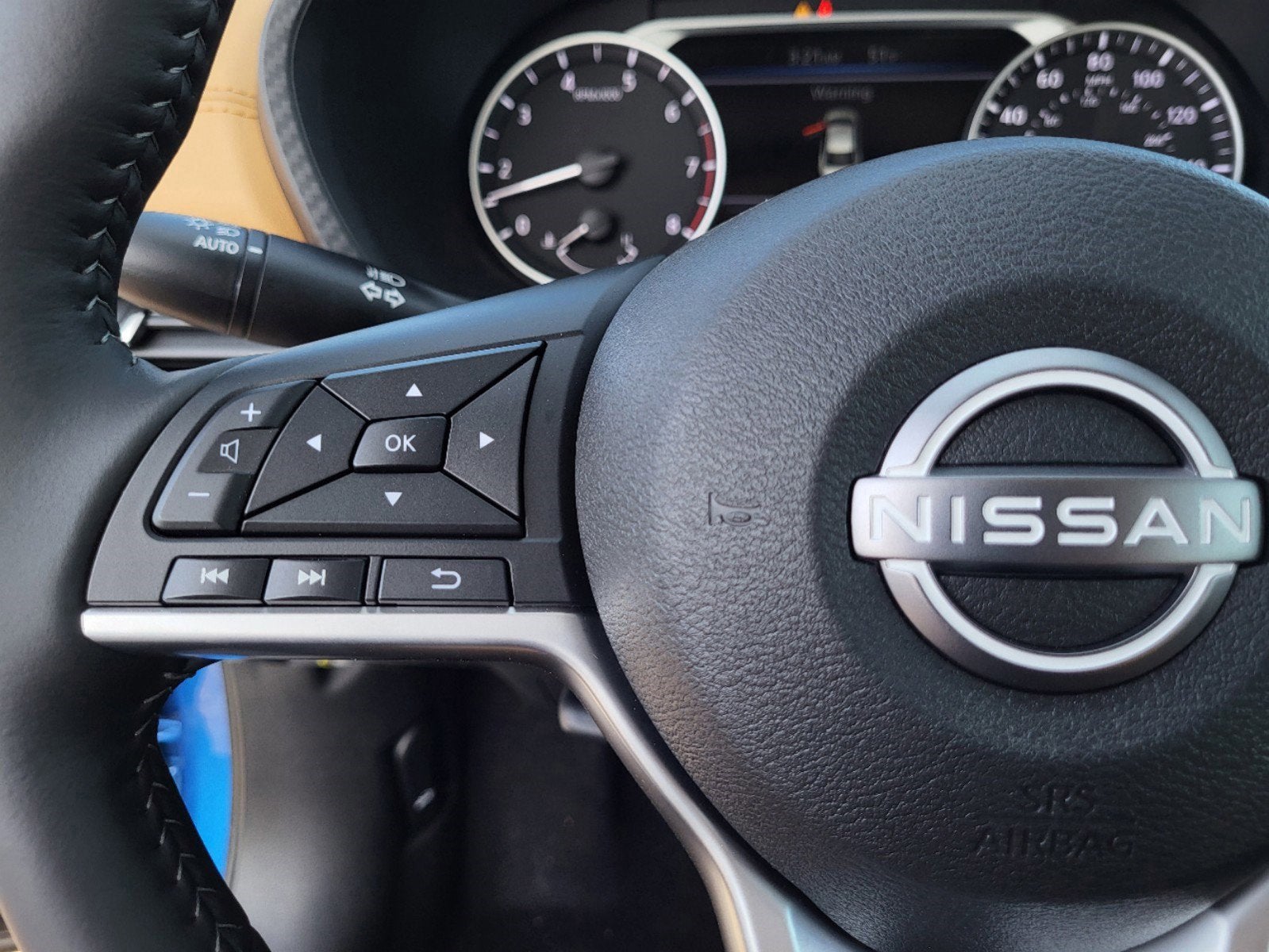 2025 Nissan Sentra SV CVT