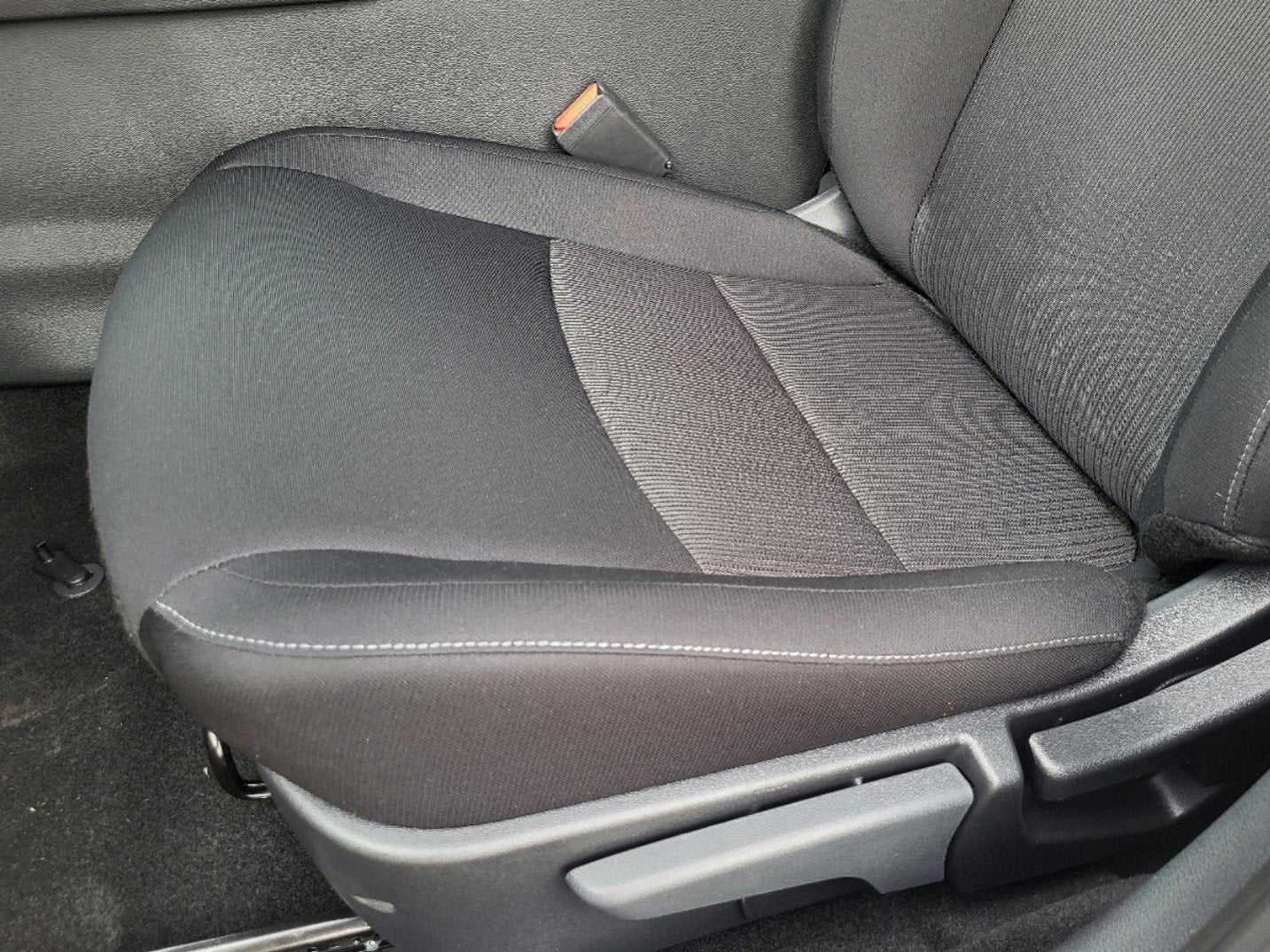 2025 Nissan Sentra SV CVT