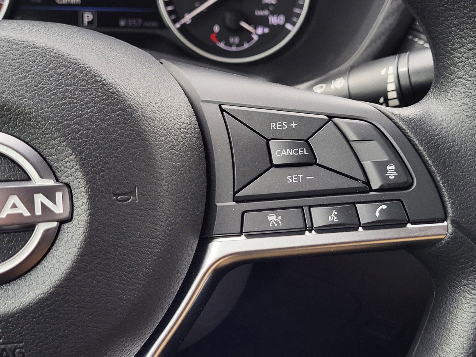 2025 Nissan Sentra SV CVT