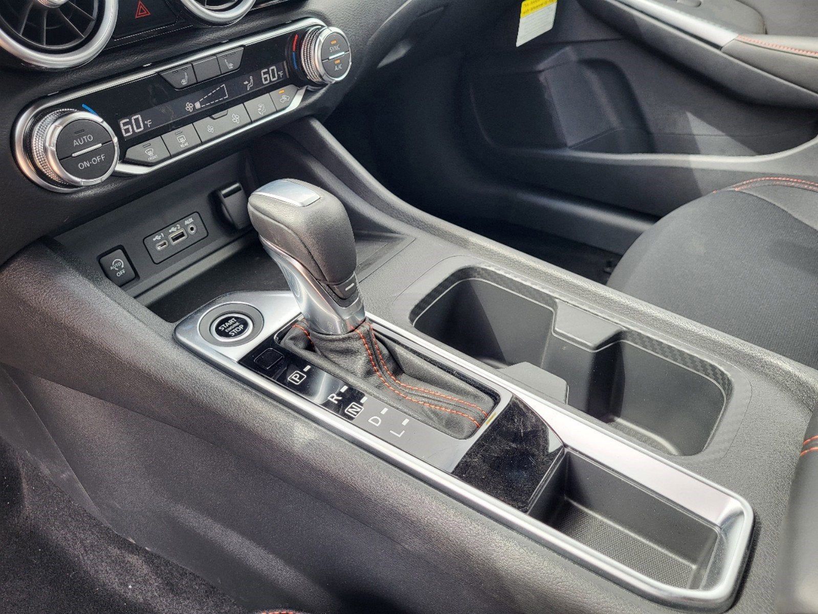 2025 Nissan Sentra SR CVT