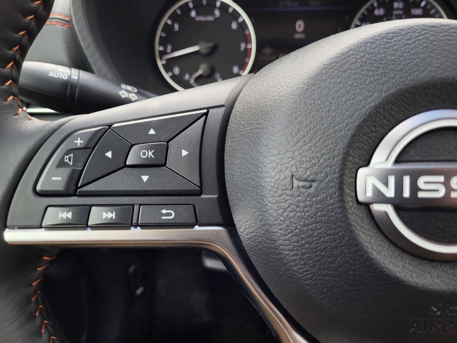 2025 Nissan Sentra SR CVT