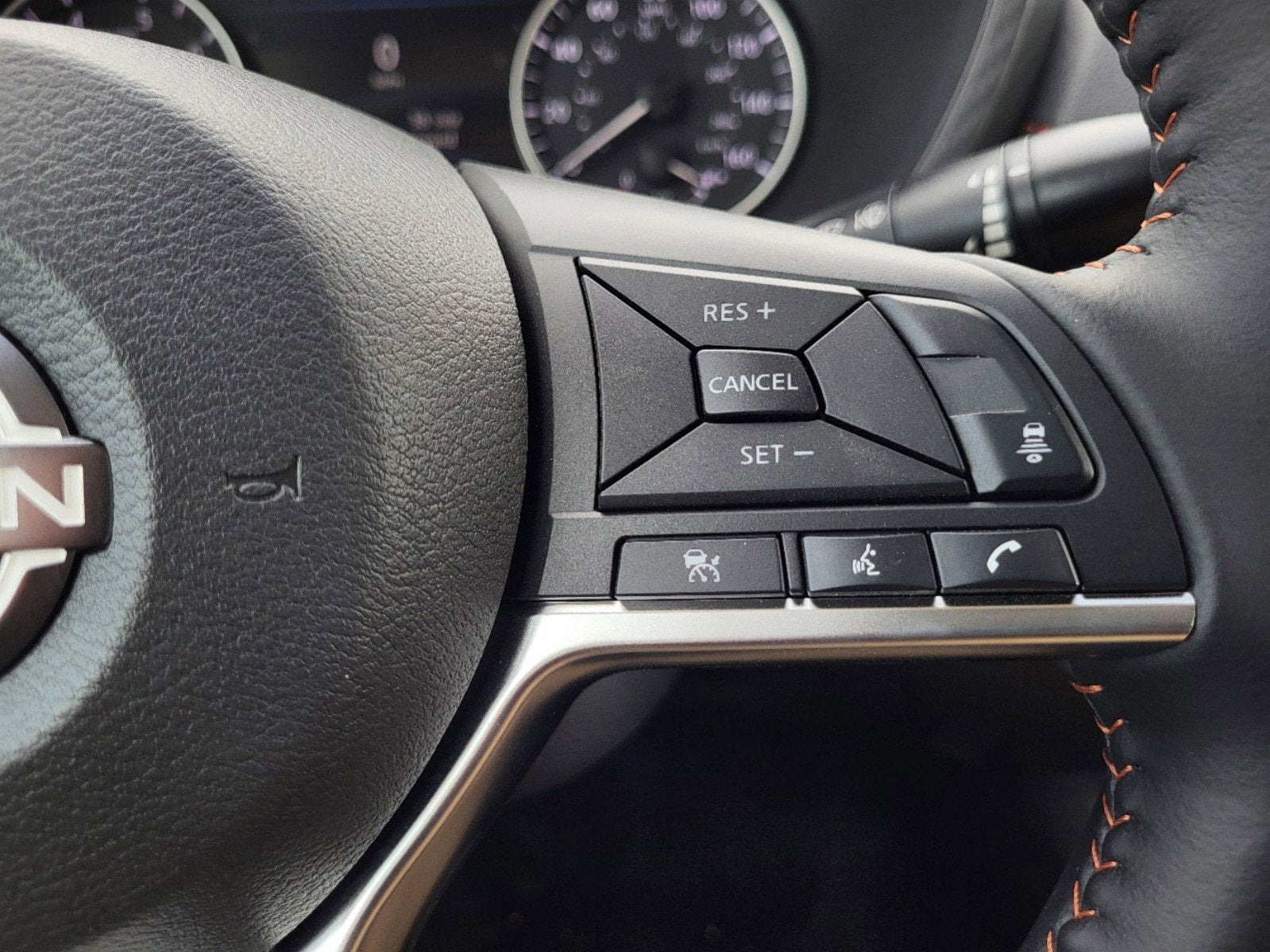 2025 Nissan Sentra SR CVT