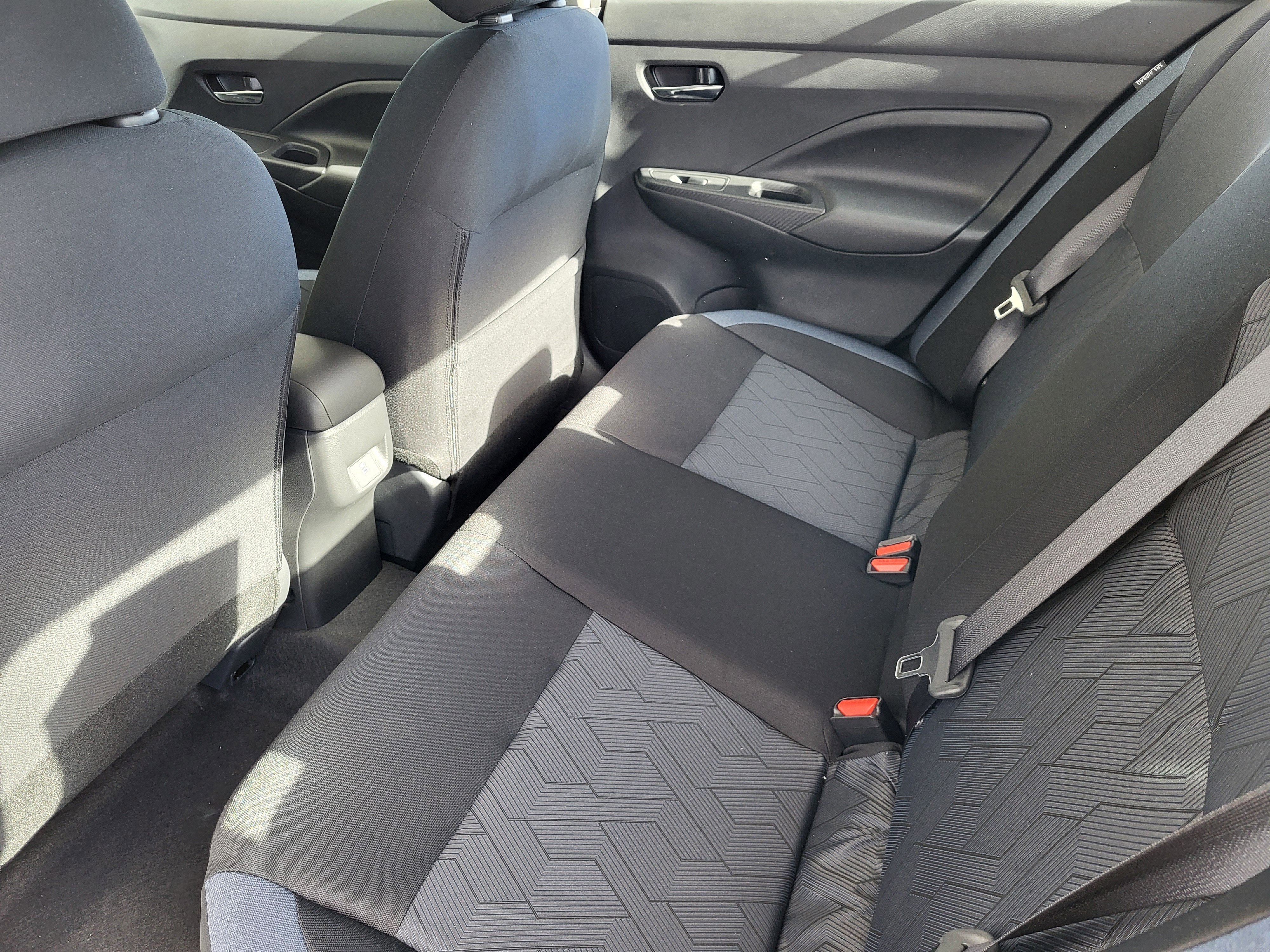 2025 Nissan Versa SV CVT