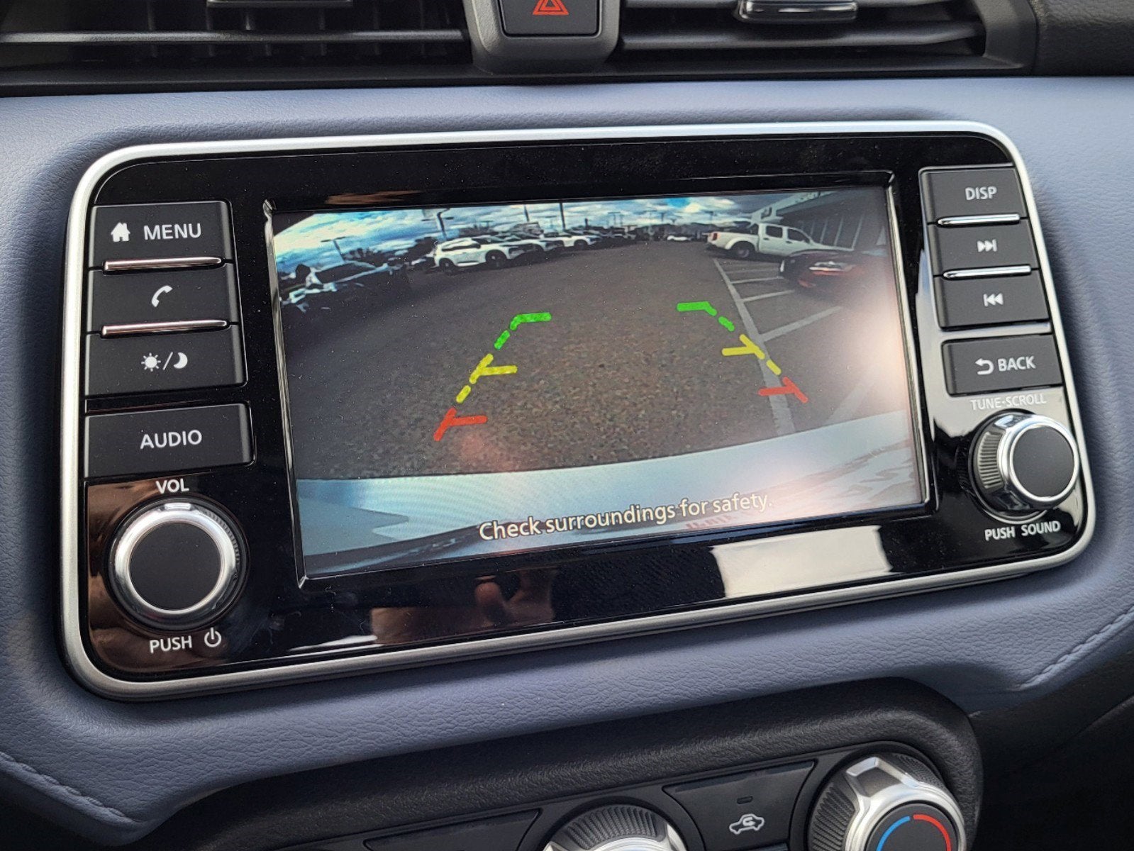 2025 Nissan Versa SV CVT