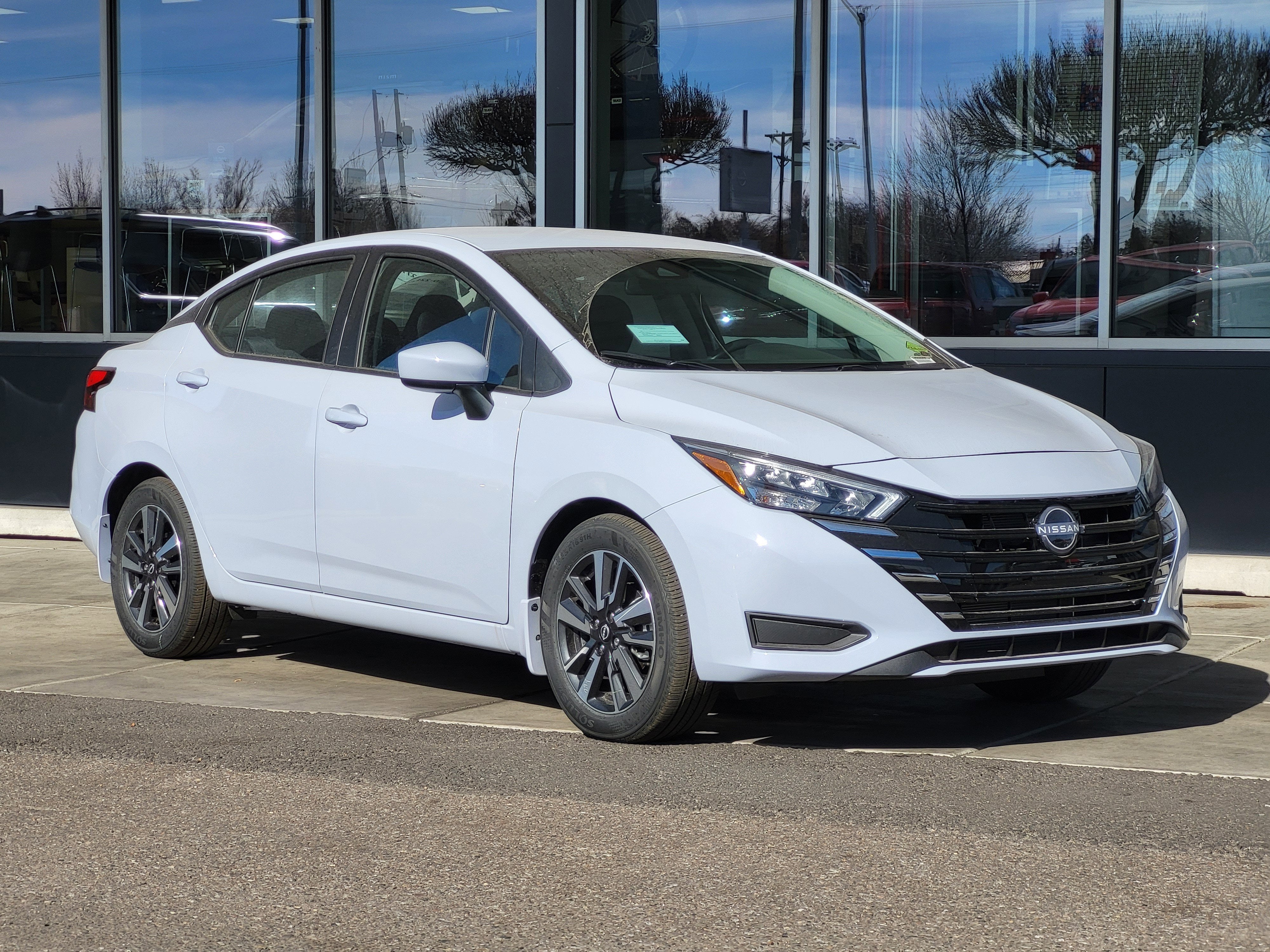 2025 Nissan Versa SV CVT