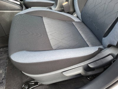 2025 Nissan Versa SV CVT