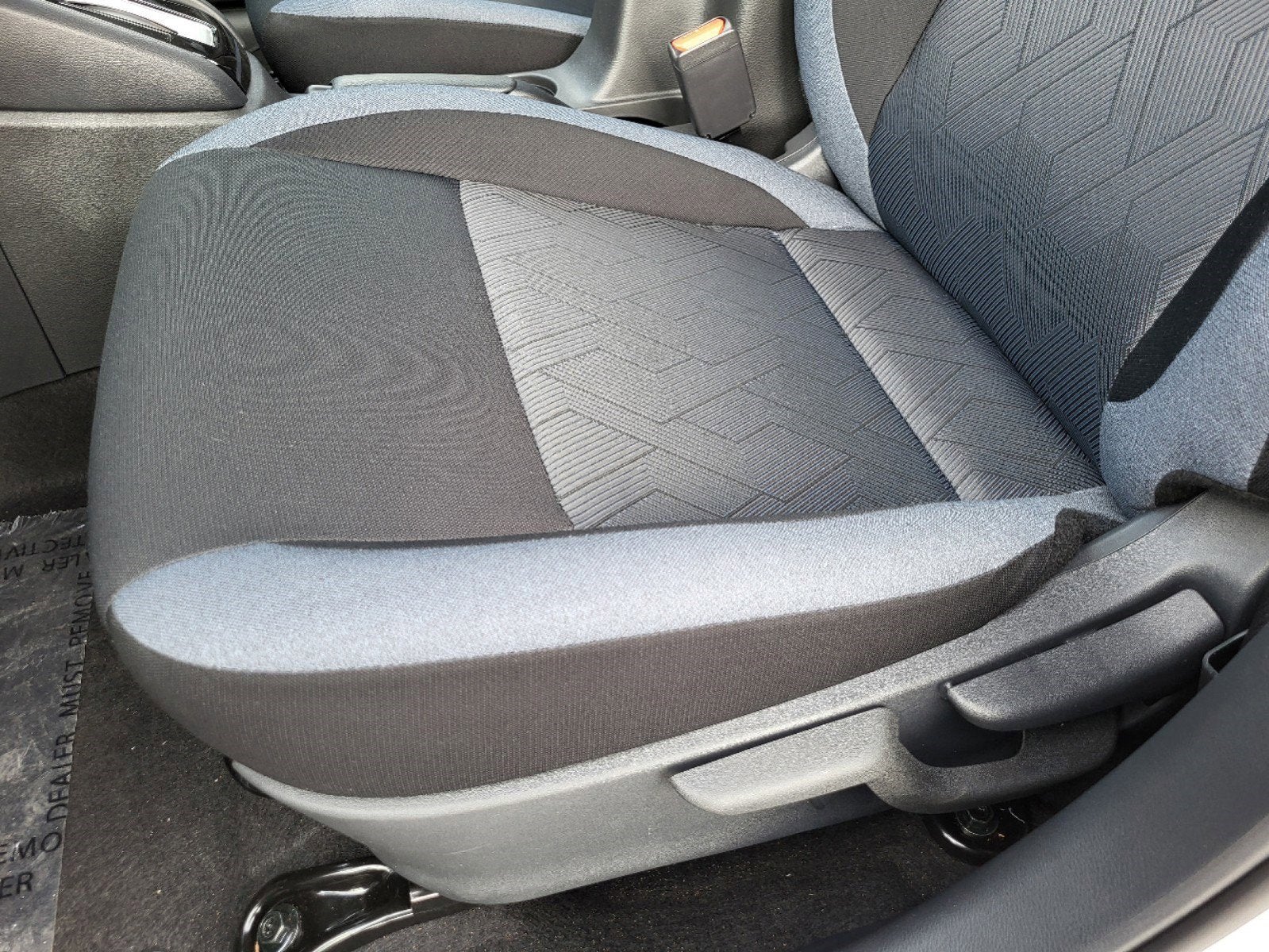 2025 Nissan Versa SV CVT