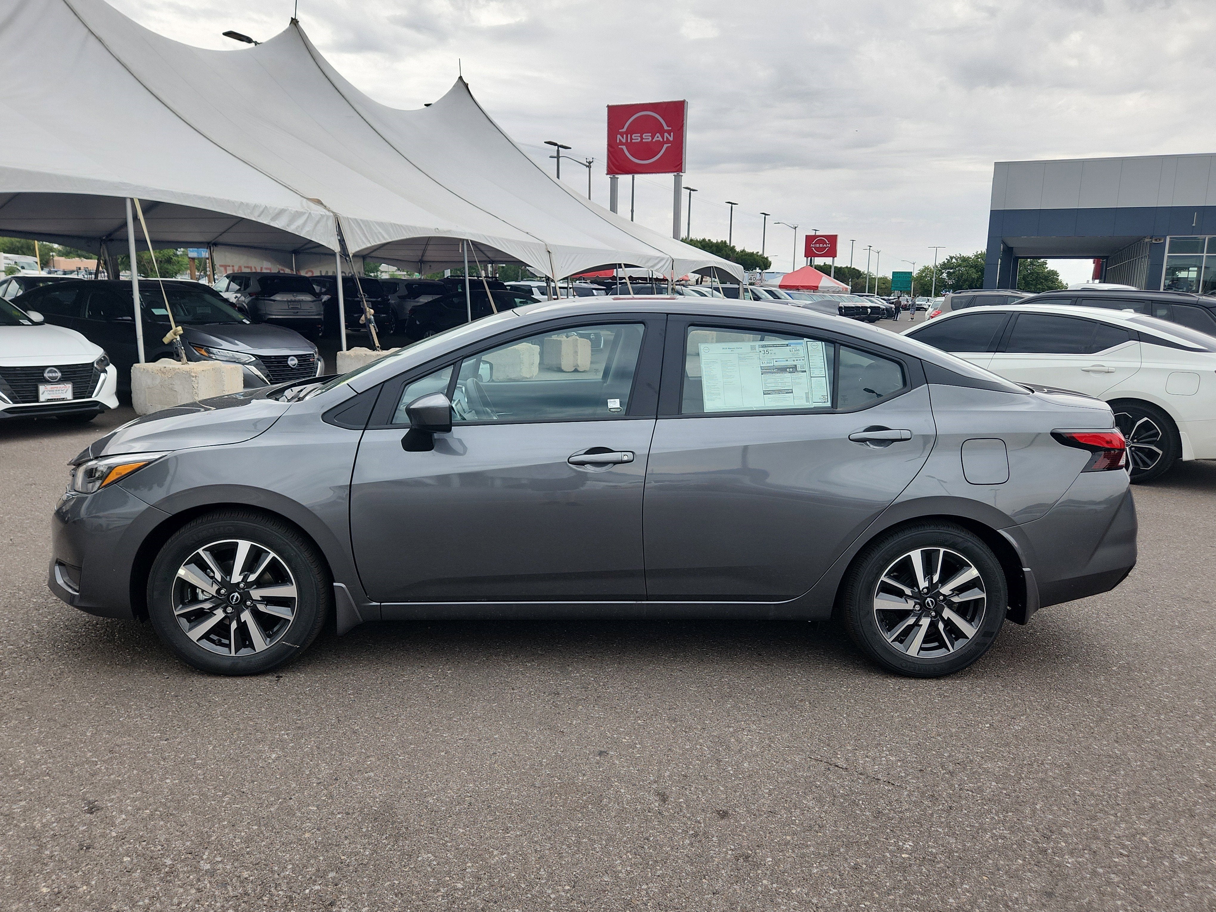 2025 Nissan Versa SV CVT