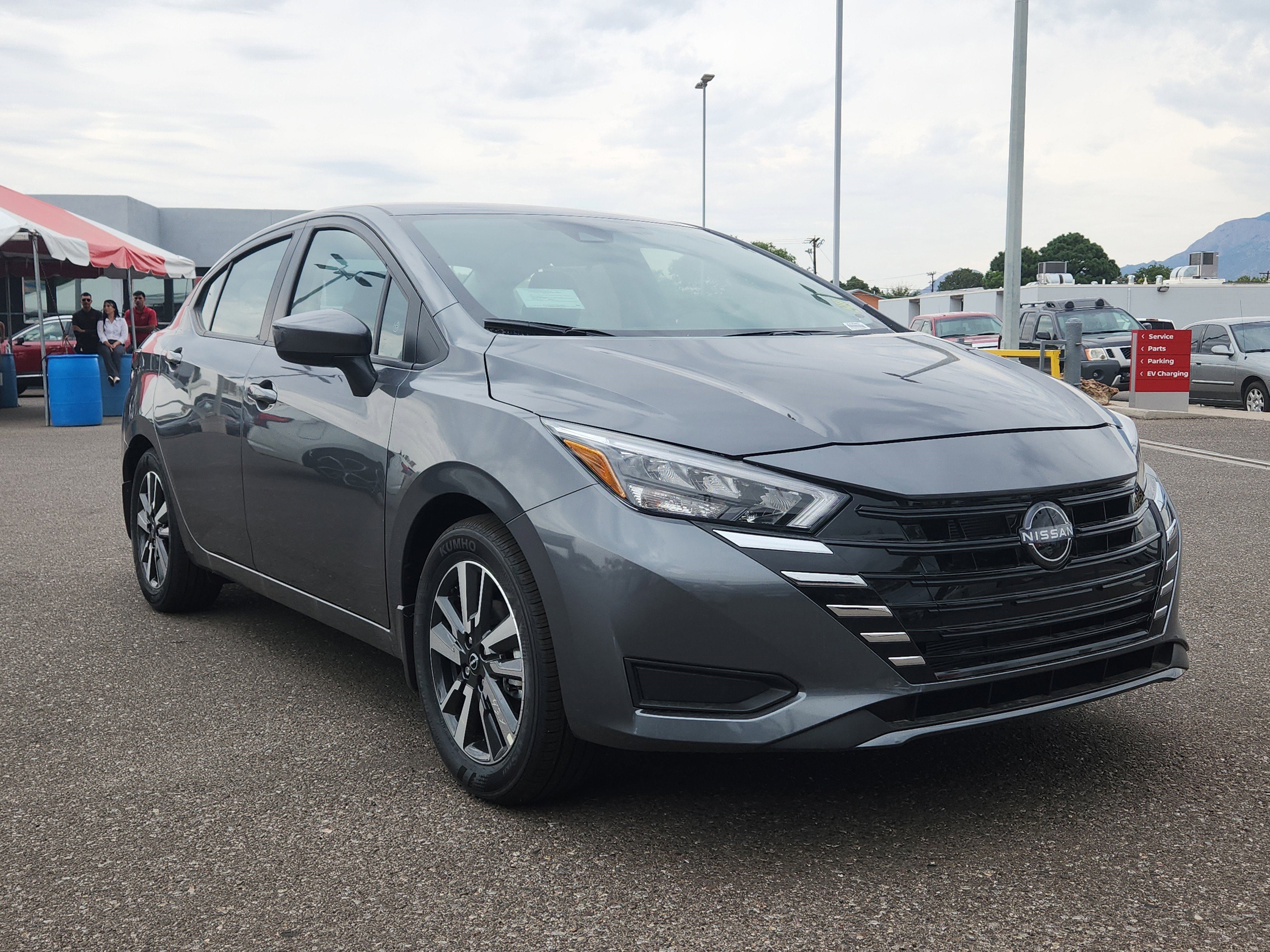 2025 Nissan Versa SV CVT