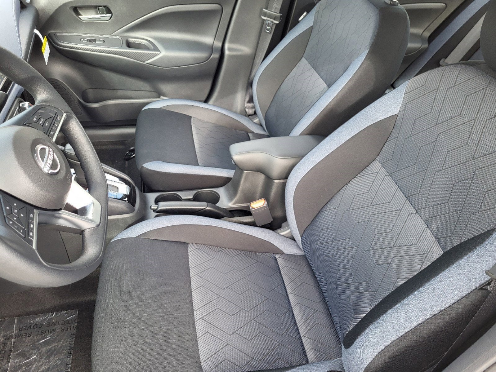 2025 Nissan Versa SV CVT