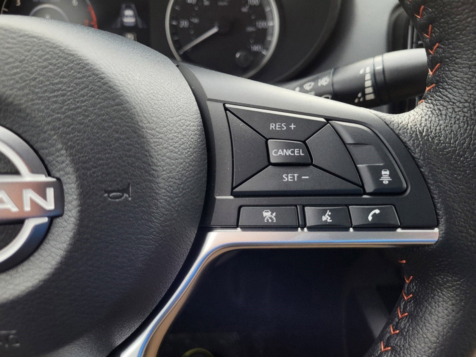 2025 Nissan Versa SR CVT