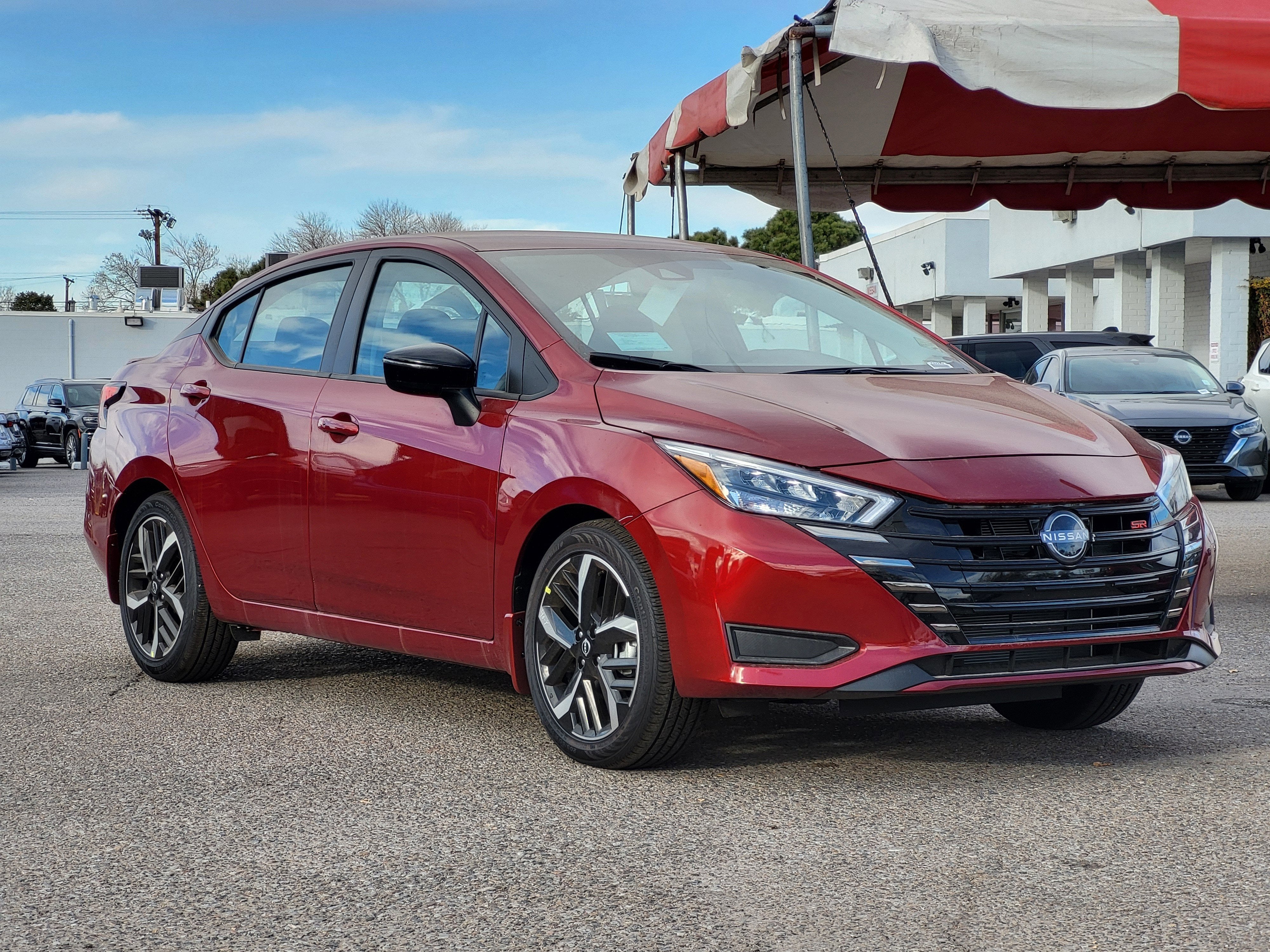 2025 Nissan Versa SR CVT