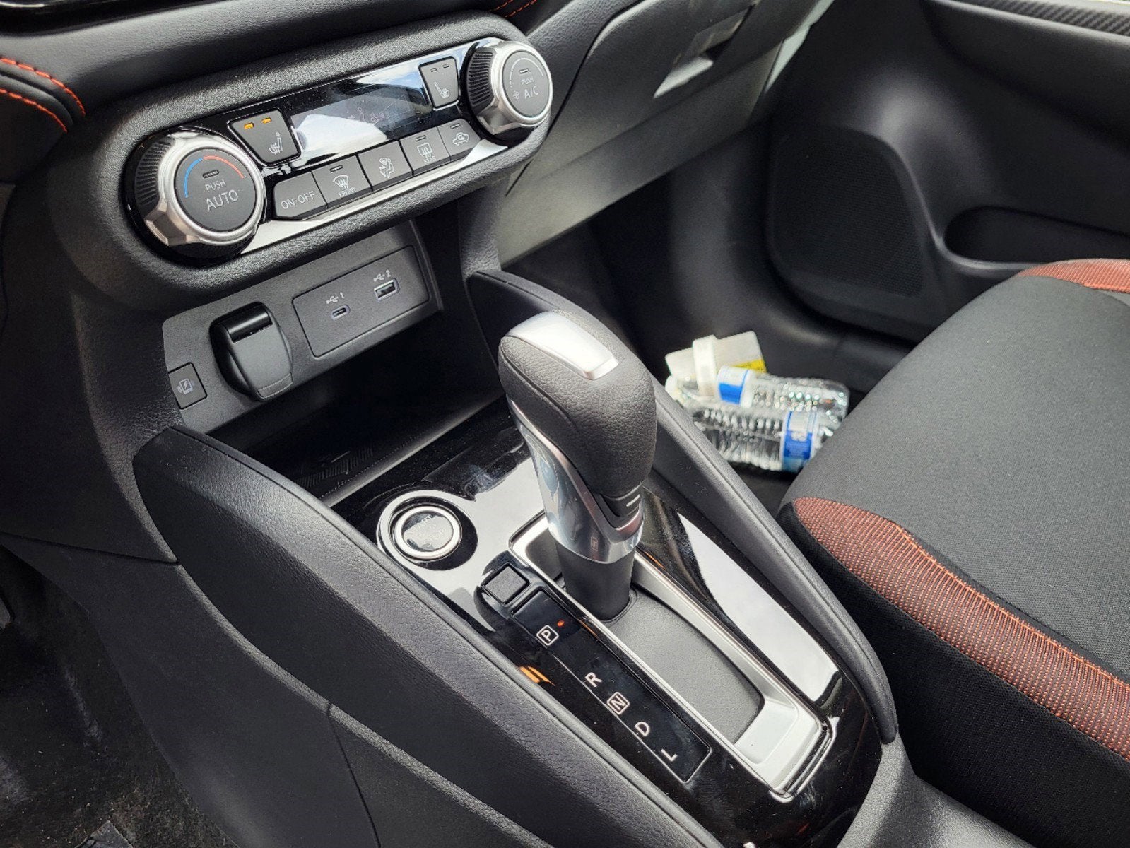 2025 Nissan Versa SR CVT