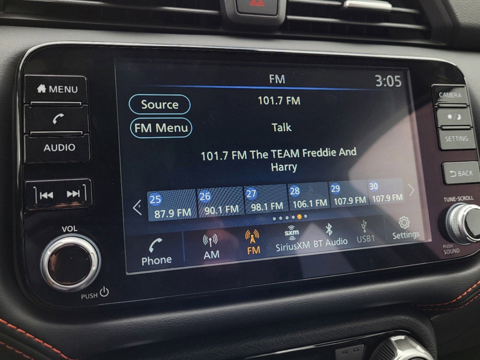 2025 Nissan Versa SR CVT