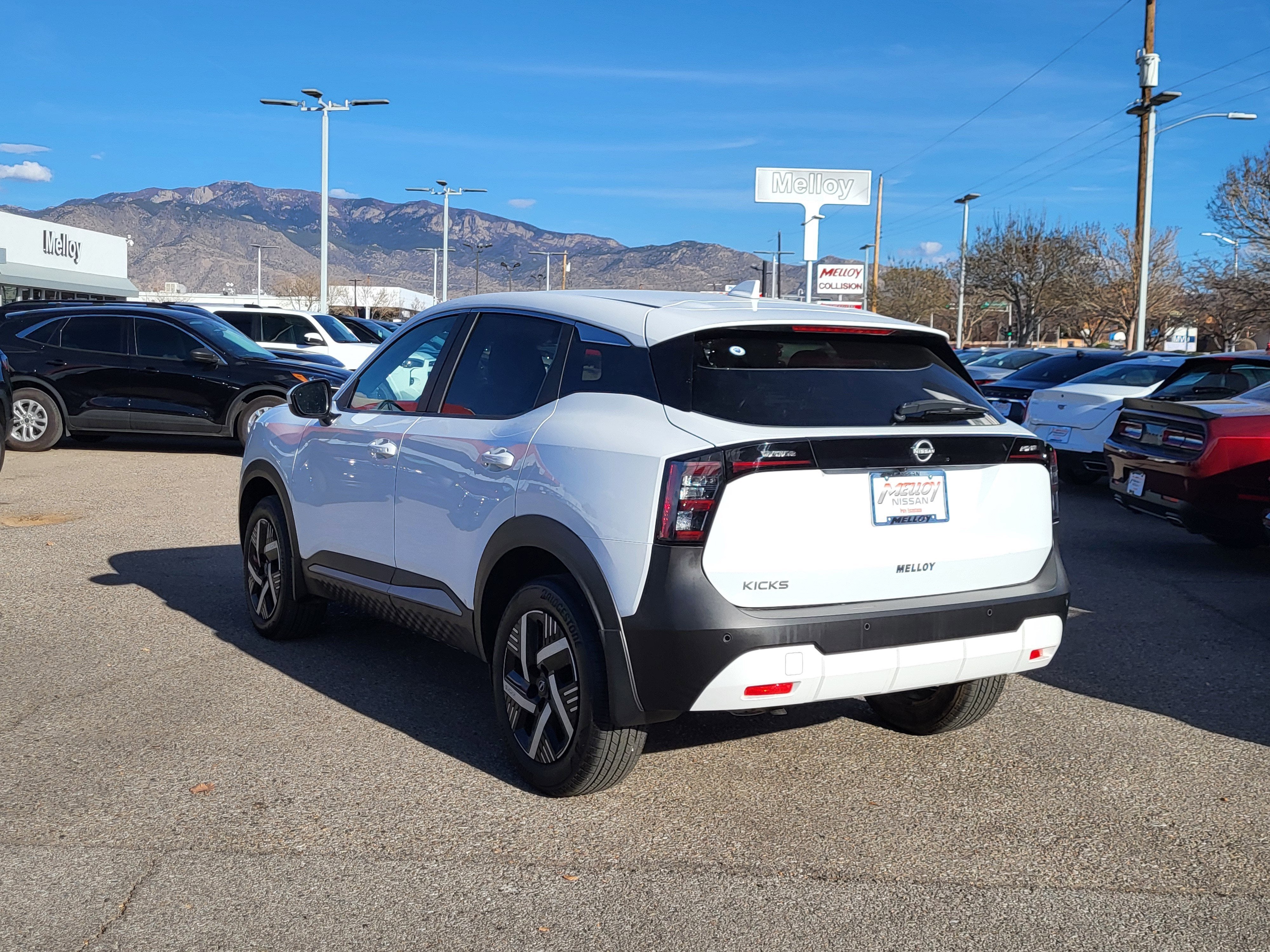 2025 Nissan Kicks SV