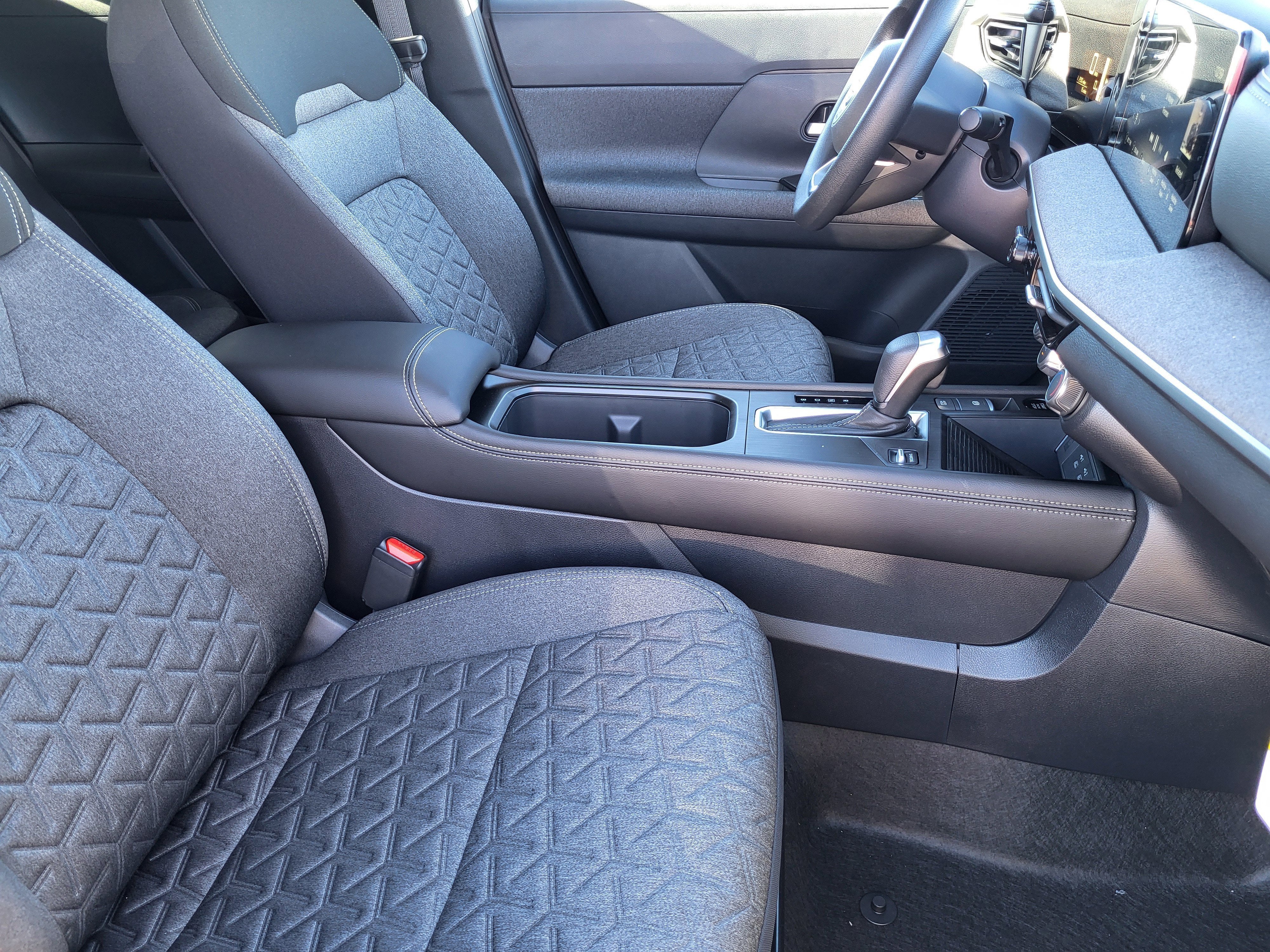 2025 Nissan Kicks SV AWD