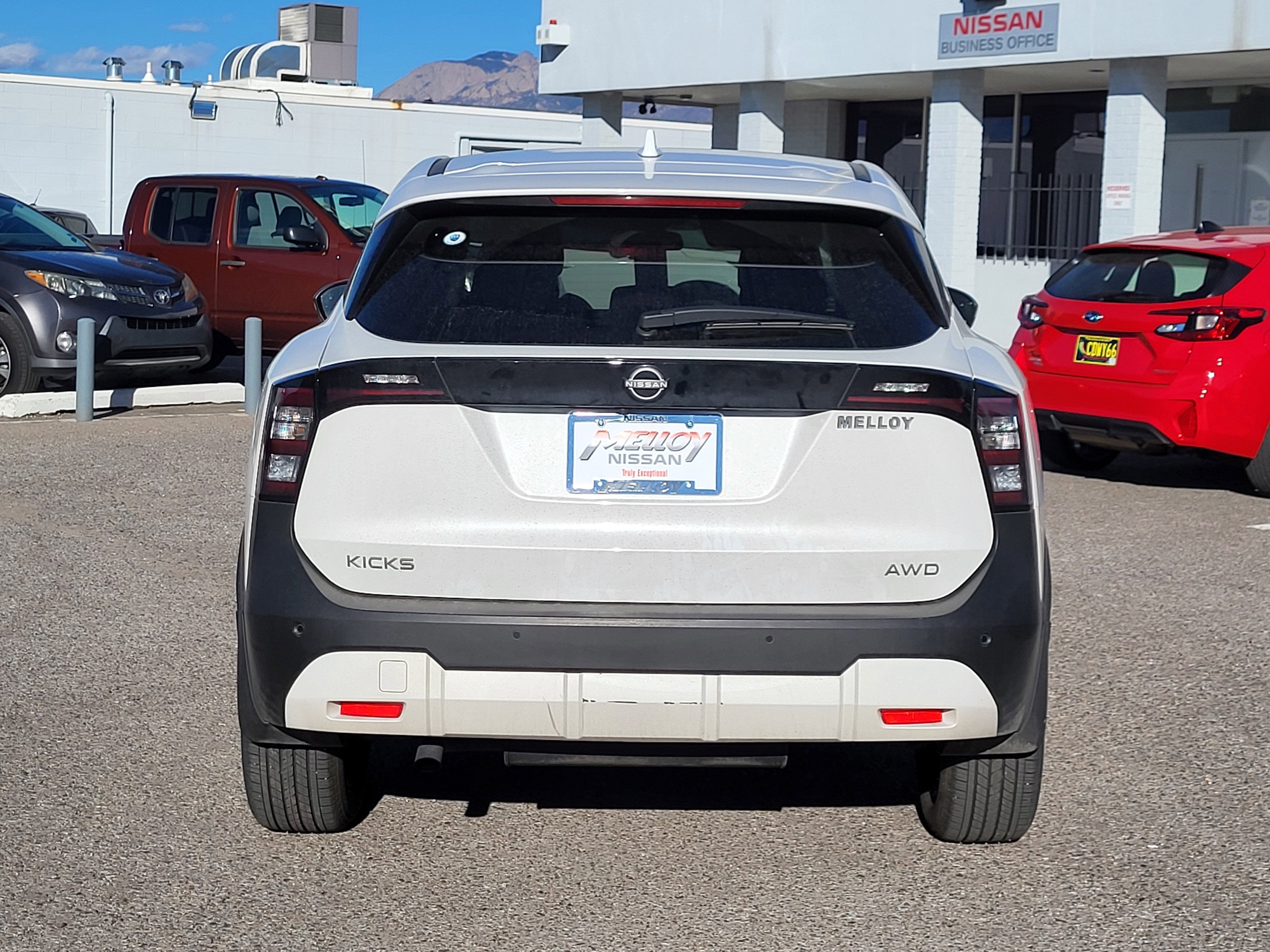 2025 Nissan Kicks SV