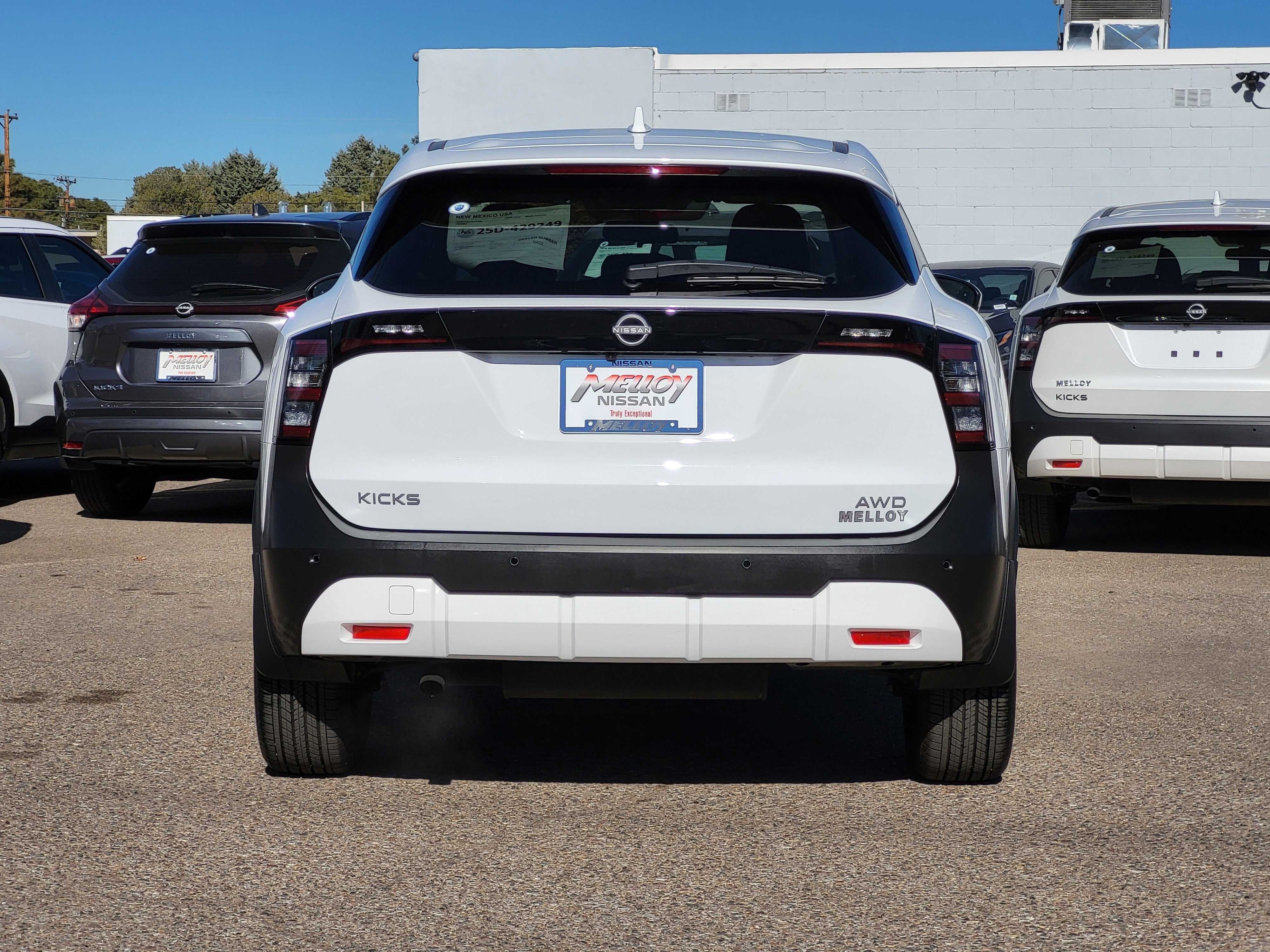 2025 Nissan Kicks SV